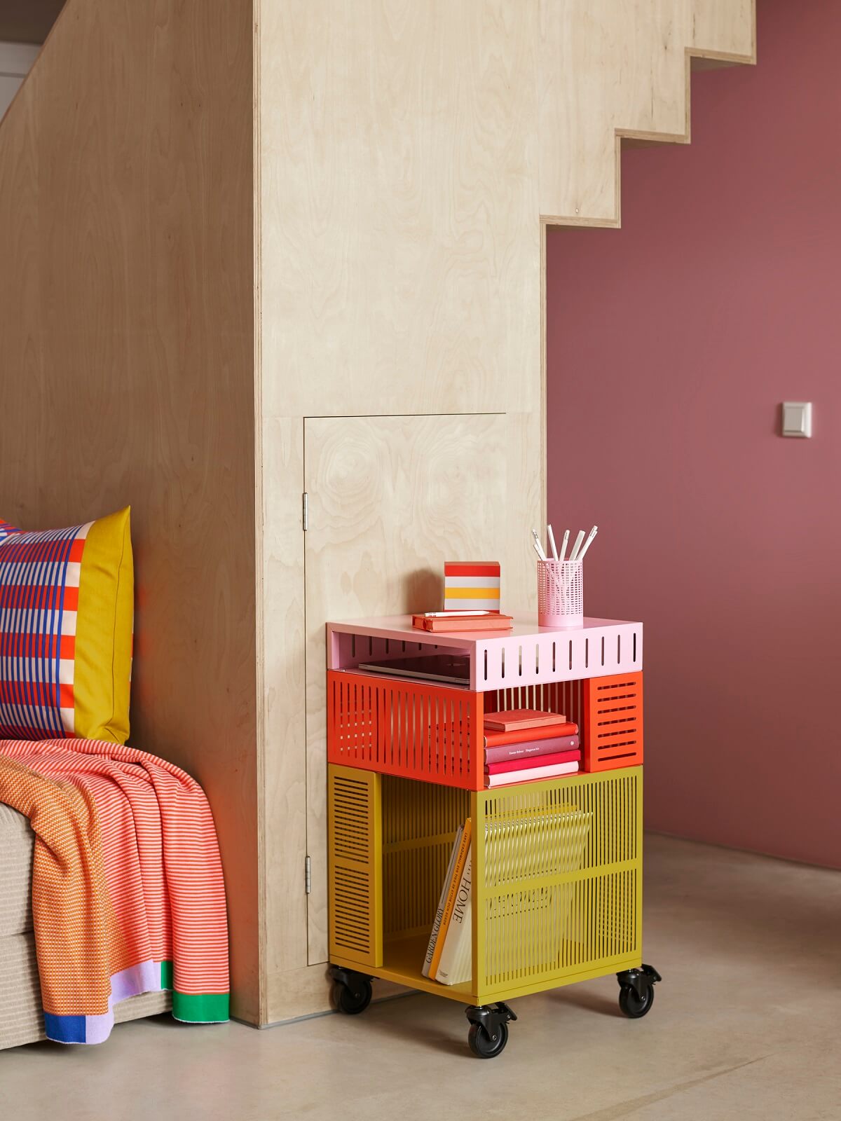 petit meuble à roulettes nouvelle collection IKEA TESAMMANS petit meuble à roulettes nouvelle collection IKEA TESAMMANS