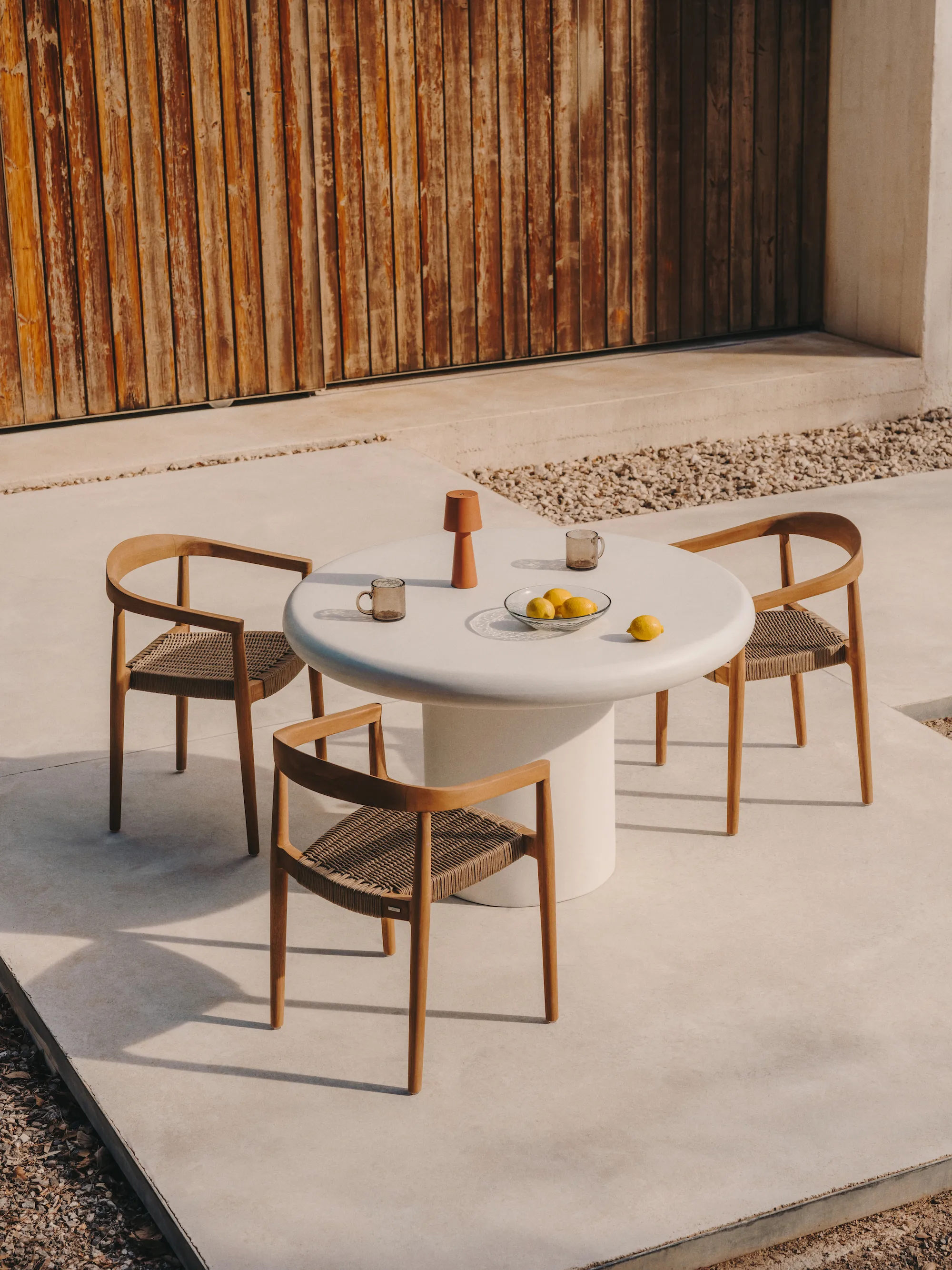 salle à manger extérieure nouvelle collection outdoor Kave Home printemps/été 2024