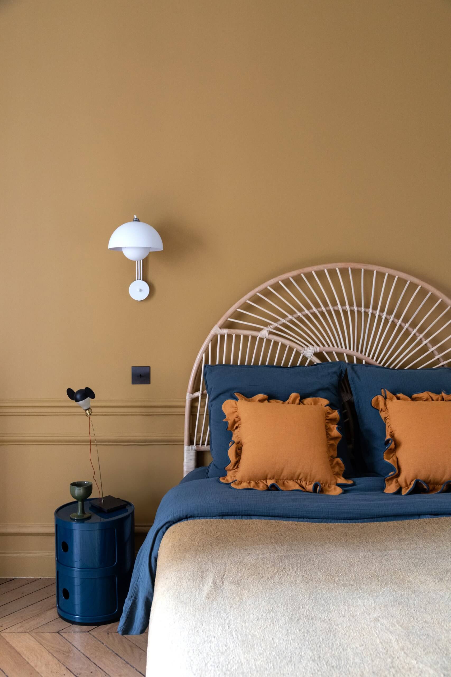 chambre enfant jaune appartement haussmannien Paris