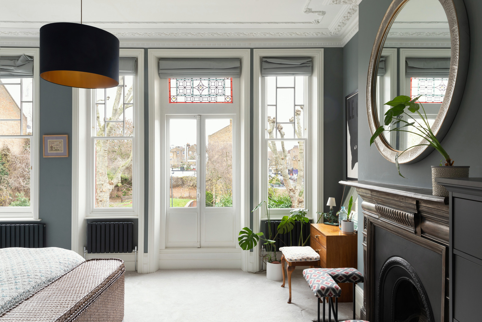 chambre avec moulures et cheminée maison de ville Londres