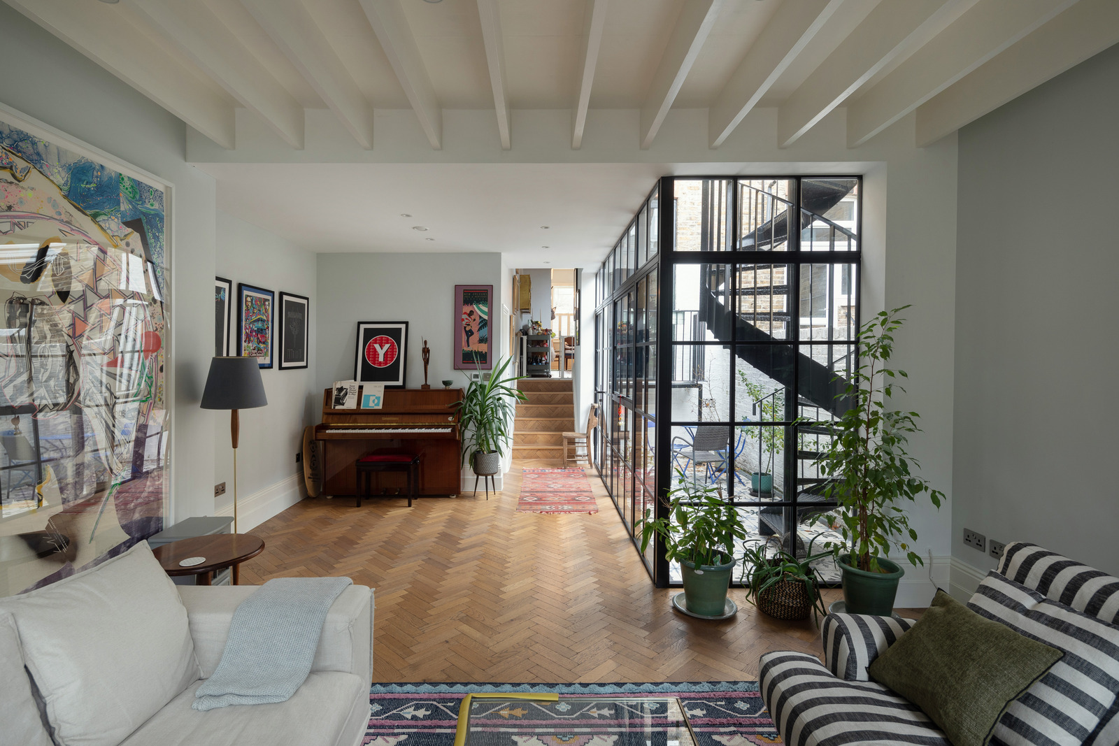 salon avec baie vitrée maison de ville Londres