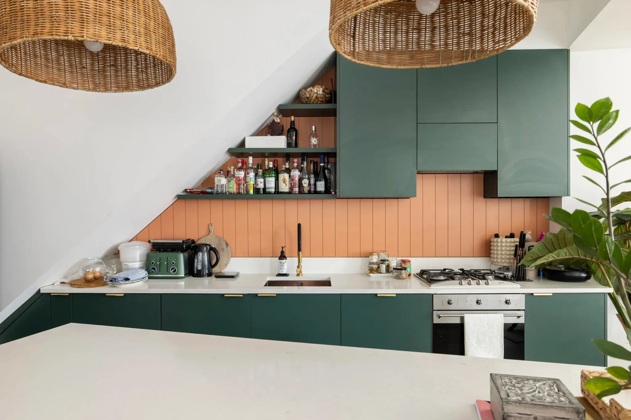 cuisine verte et terracotta décoration vintage et colorée cuisine verte et terracotta décoration vintage et colorée