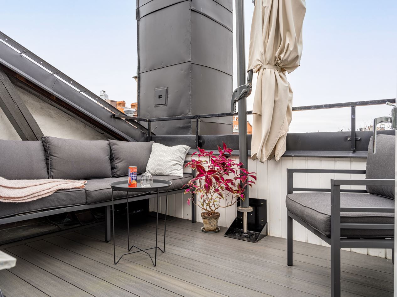 terrasse appartement sous combles avec poutres 