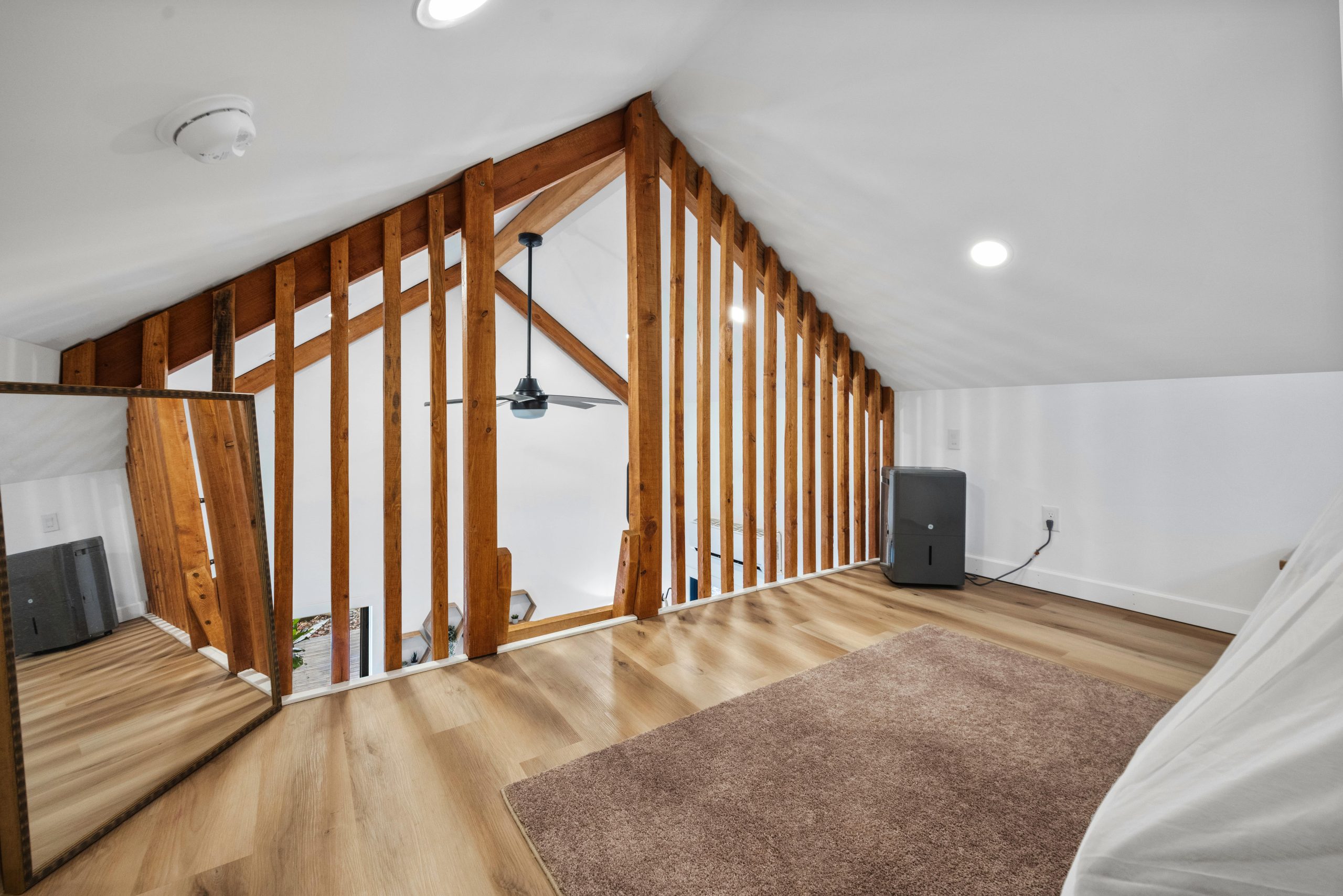 mezzanine petite maison en bois 37m2 The Taoist Cabin mezzanine petite maison en bois 37m2 The Taoist Cabin