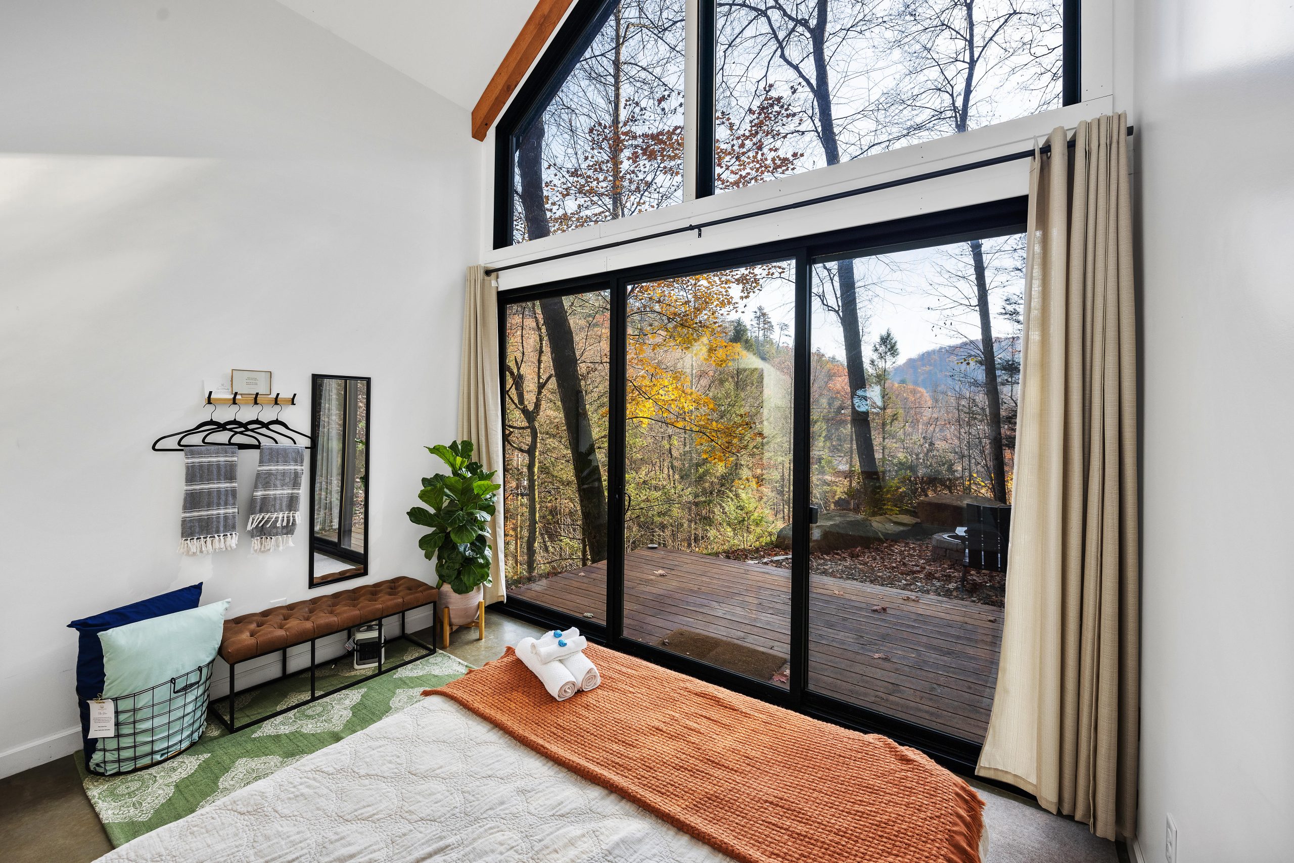 chambre petite maison en bois 37m2 The Taoist Cabin chambre petite maison en bois 37m2 The Taoist Cabin