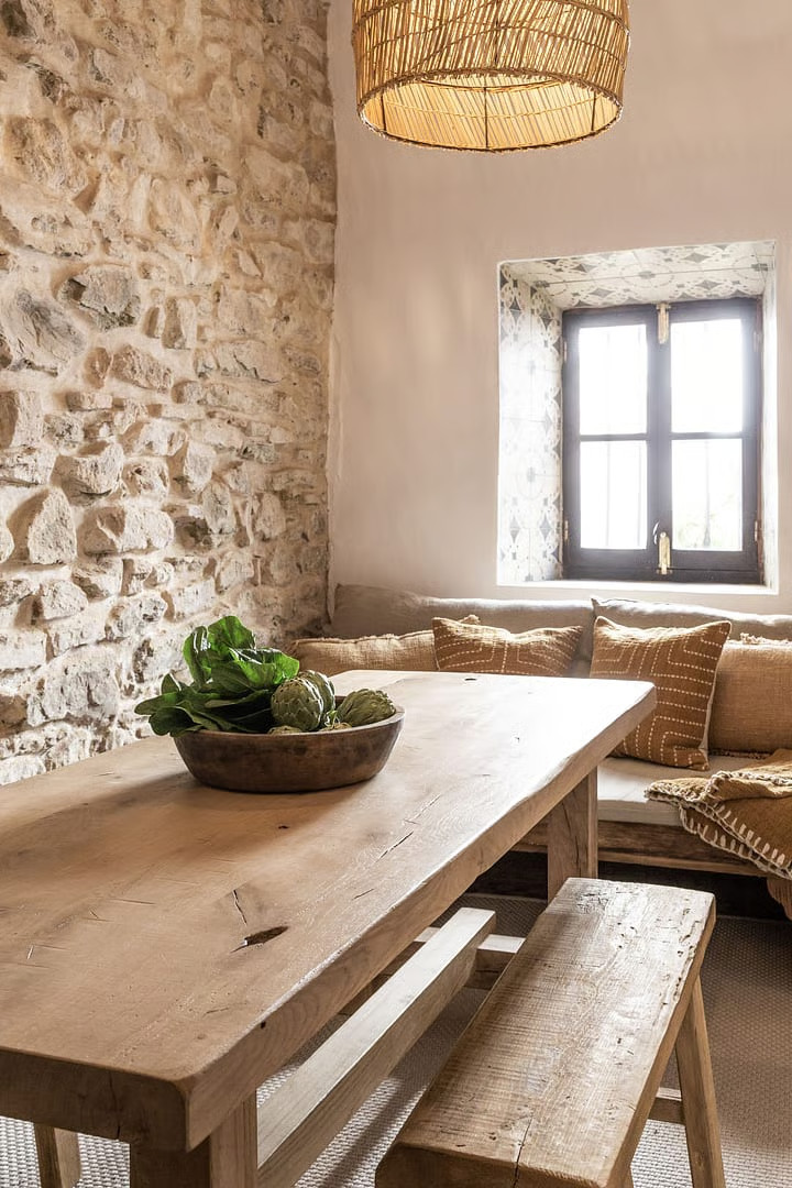 salle à manger murs en pierres