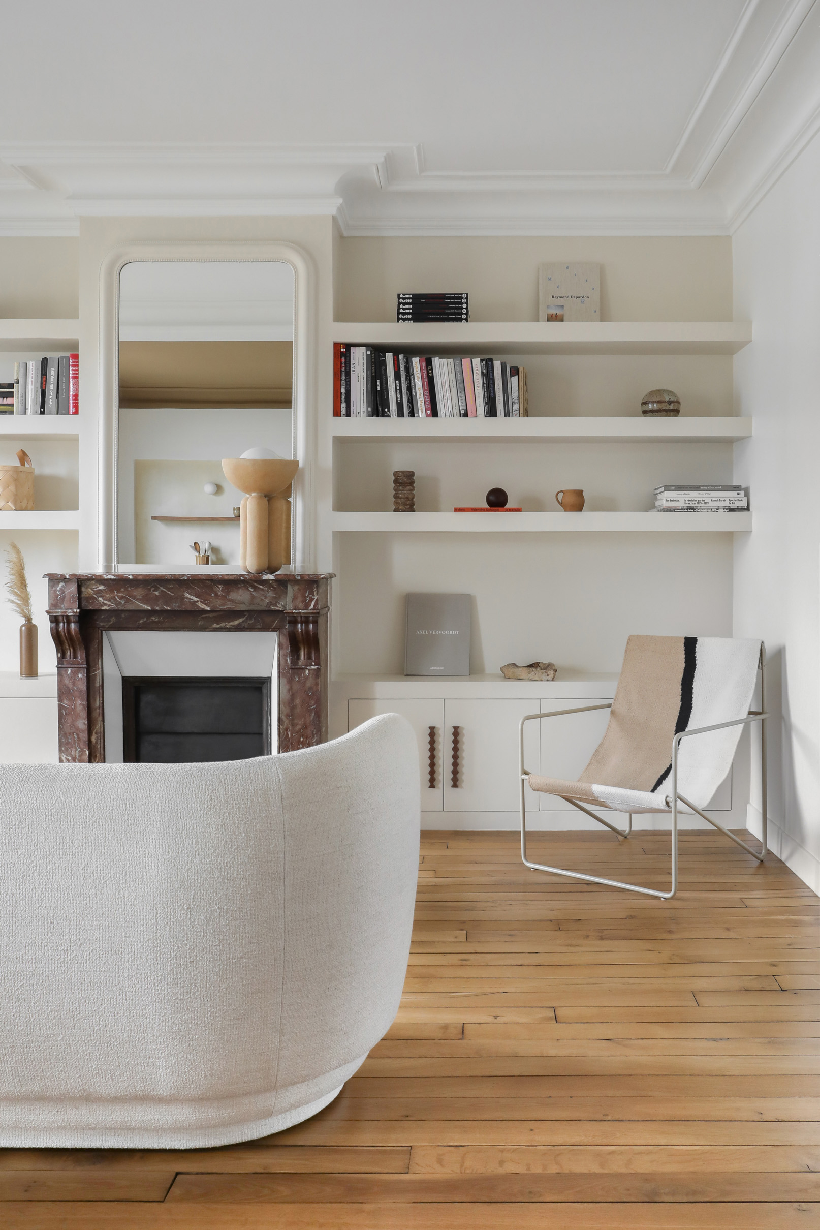 salon appartement 45m2 Paris à louer Airbnb par Heju