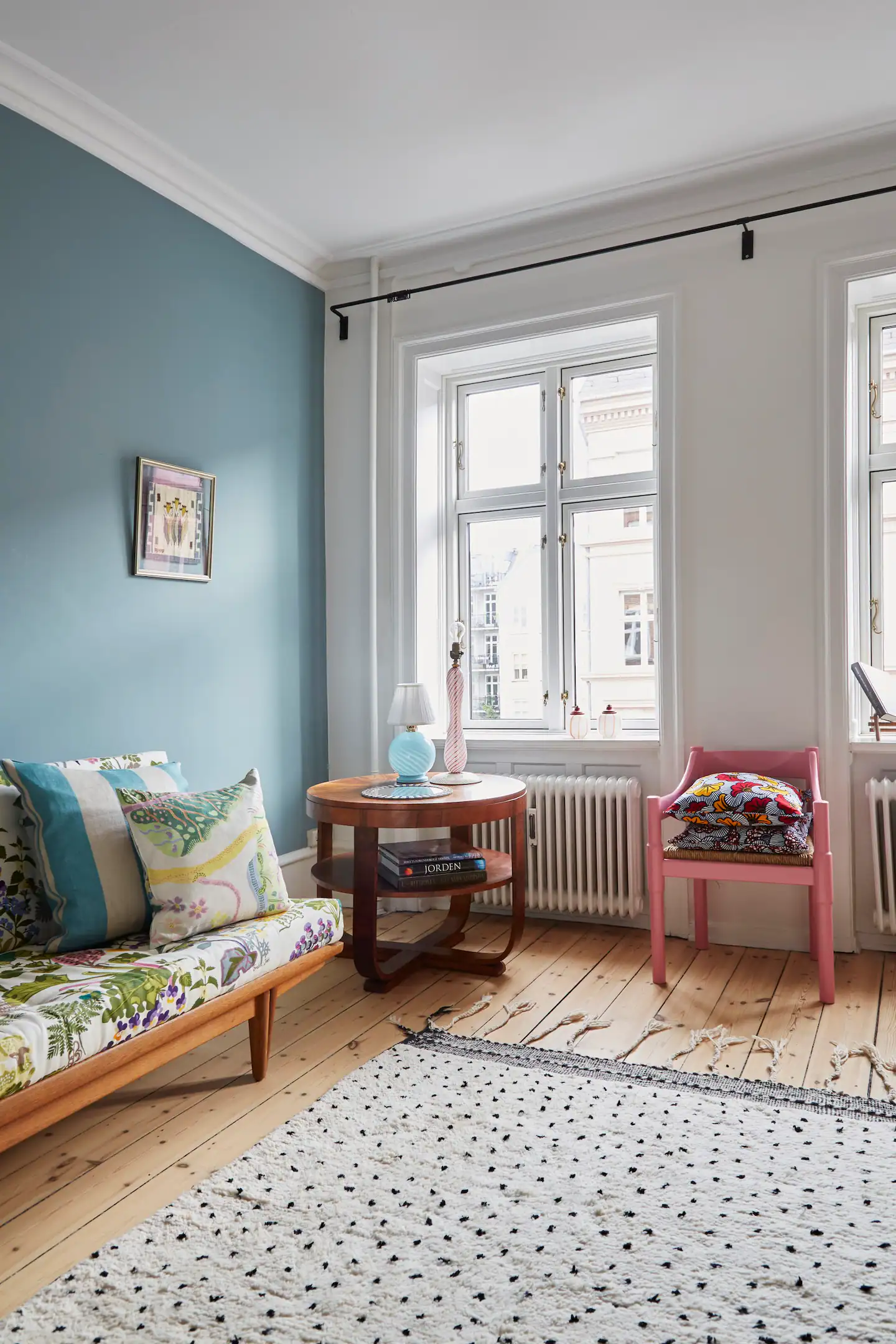 salon appartement Copenhague décoration scandinave et colorée