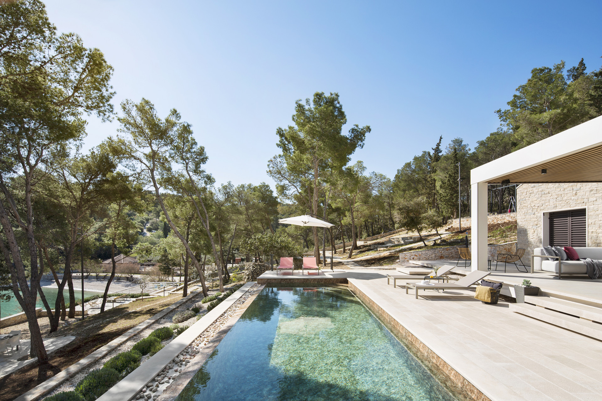 maison contemporaine avec piscine et vue mer maison contemporaine avec piscine et vue mer