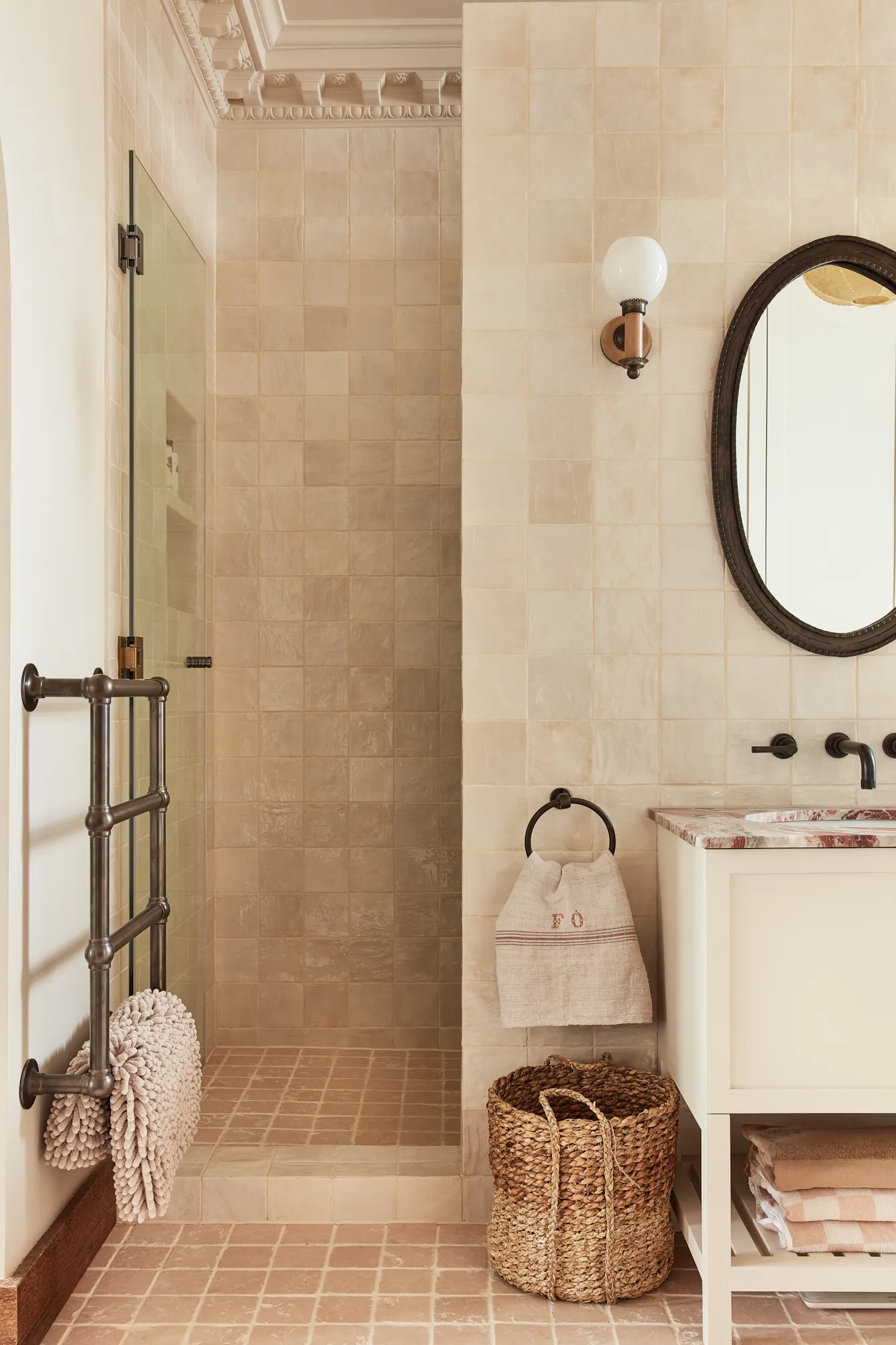 salle de bain avec moulures décoration naturelle et classique salle de bain avec moulures décoration naturelle et classique