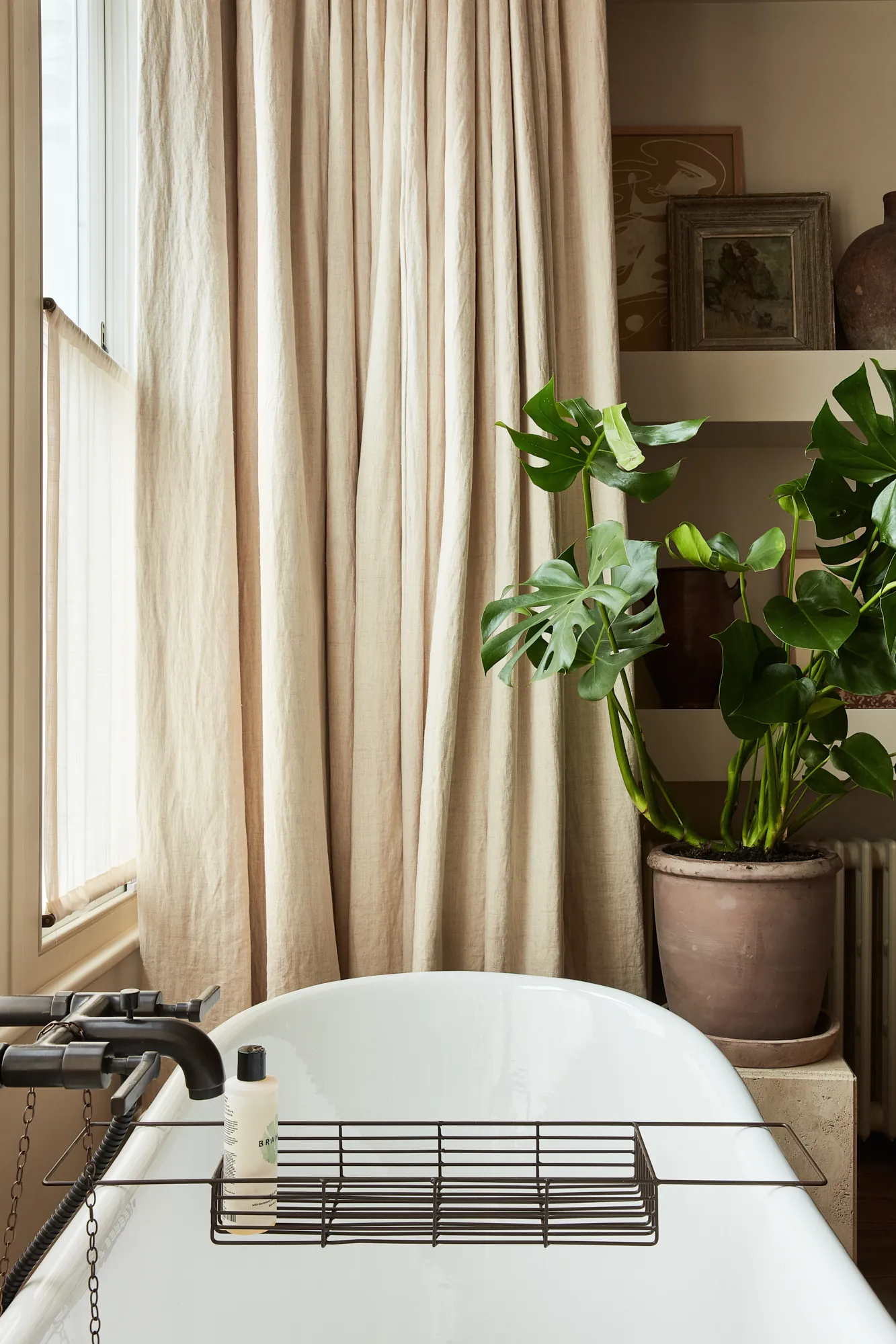 salle de bain avec fenêtre décoration naturelle et classique salle de bain avec fenêtre décoration naturelle et classique