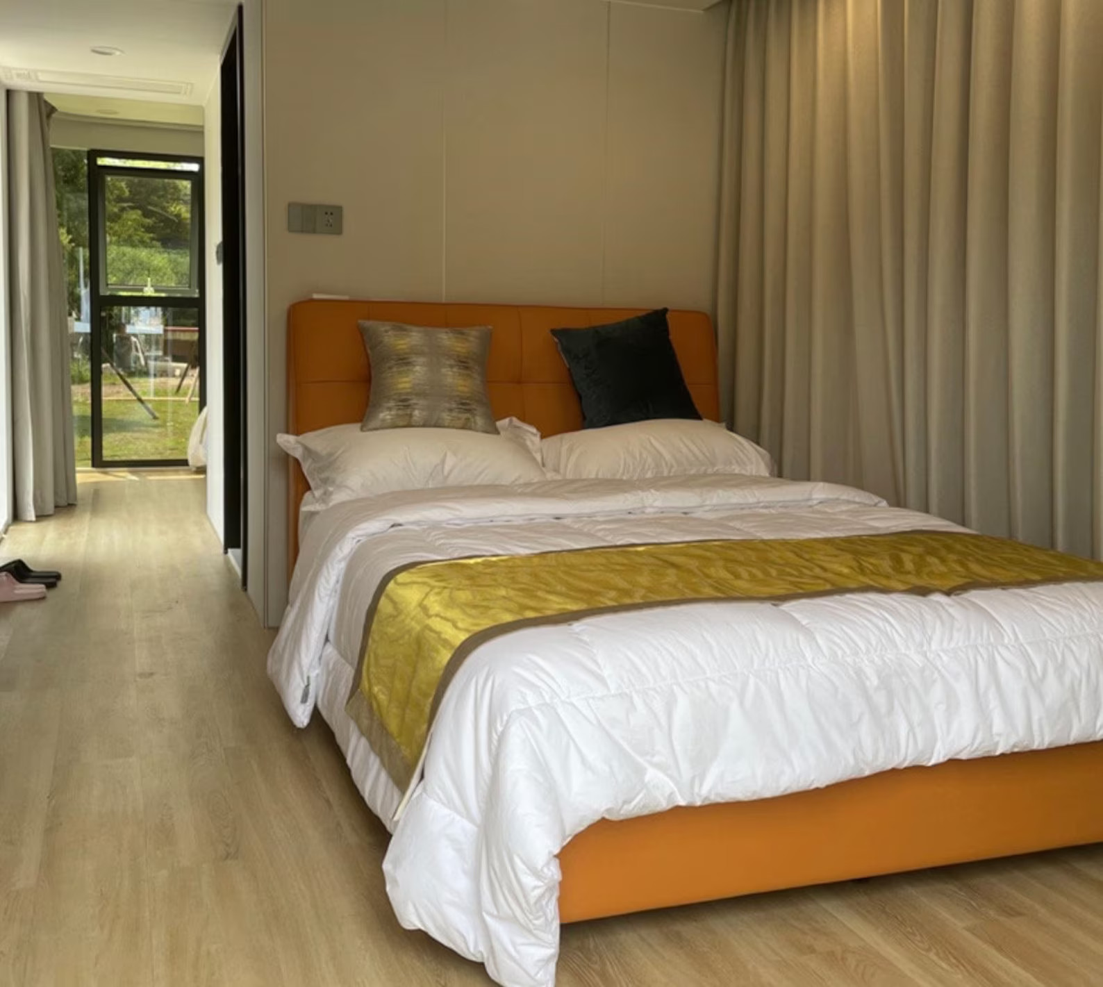 chambre mini maison préfabriquée à l chambre mini maison préfabriquée à l'allure futuriste 40m2