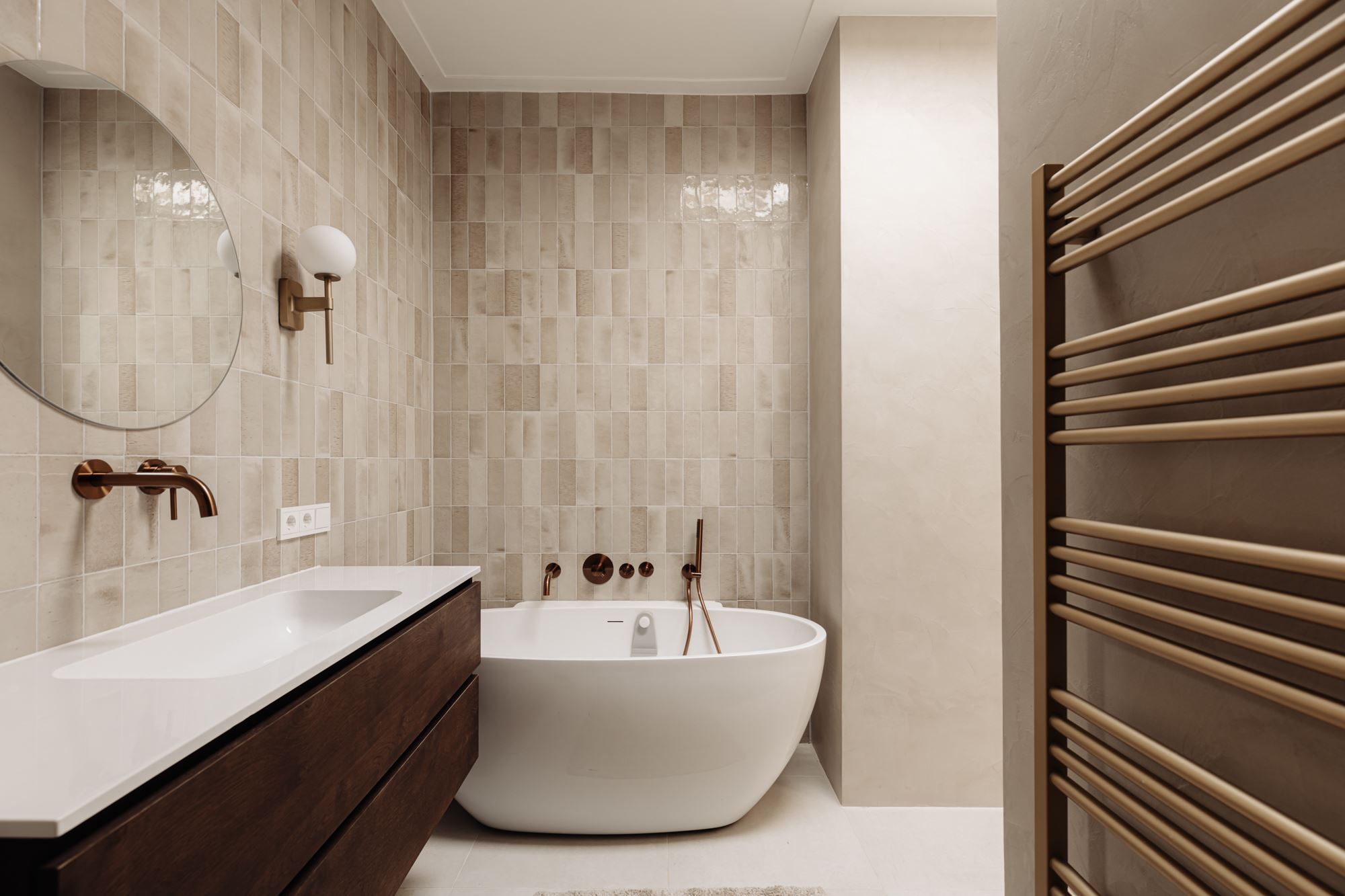 salle de bain avec baignoire îlot décoration design beige salle de bain avec baignoire îlot décoration design beige
