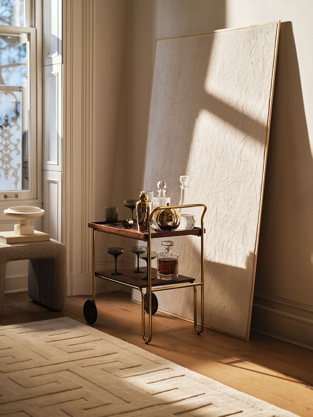 salon décoration contemporaine beige appartement haussmannien H&M Home 2024 salon décoration contemporaine beige appartement haussmannien H&M Home 2024