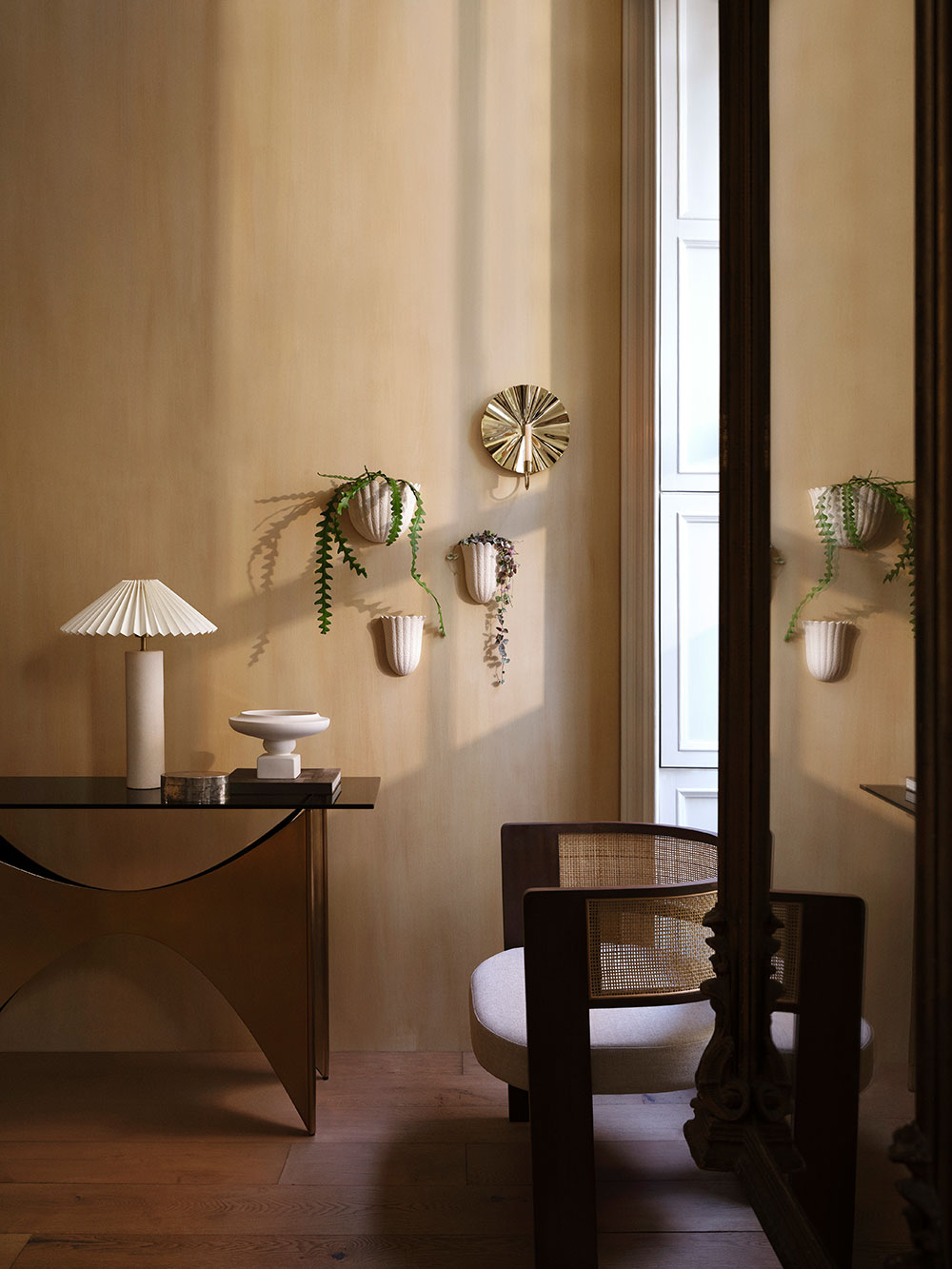 salon décoration contemporaine beige appartement haussmannien H&M Home 2024 salon décoration contemporaine beige appartement haussmannien H&M Home 2024