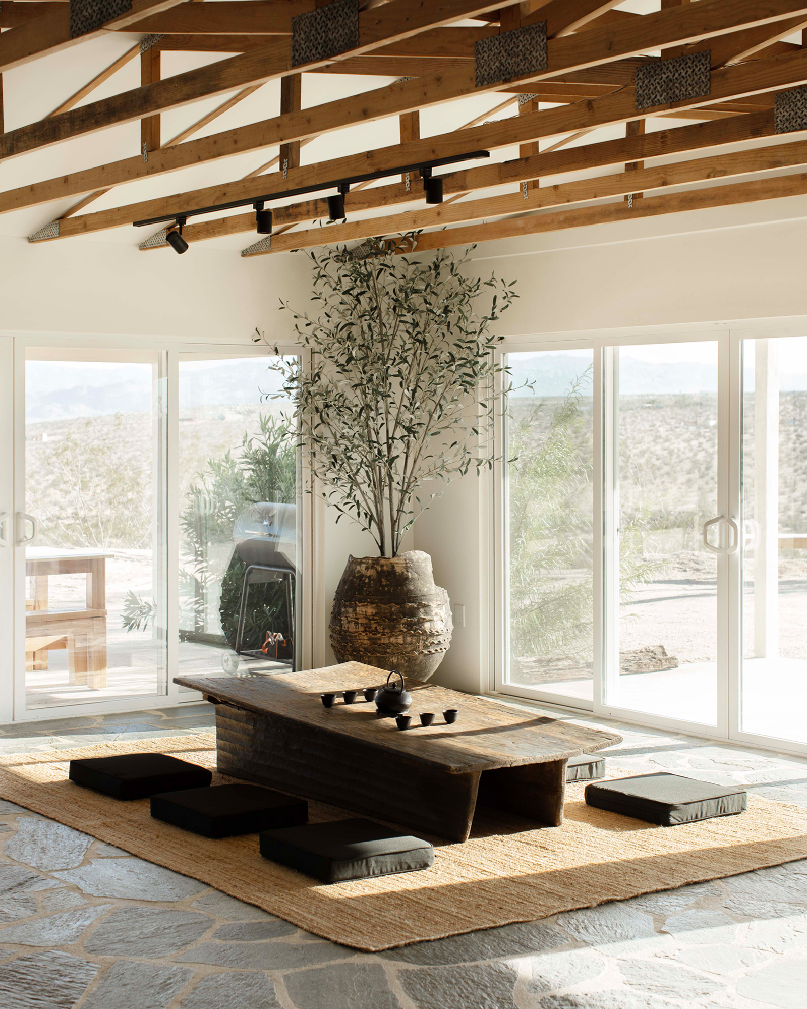 salle à manger japonaise décoration naturelle et minimaliste