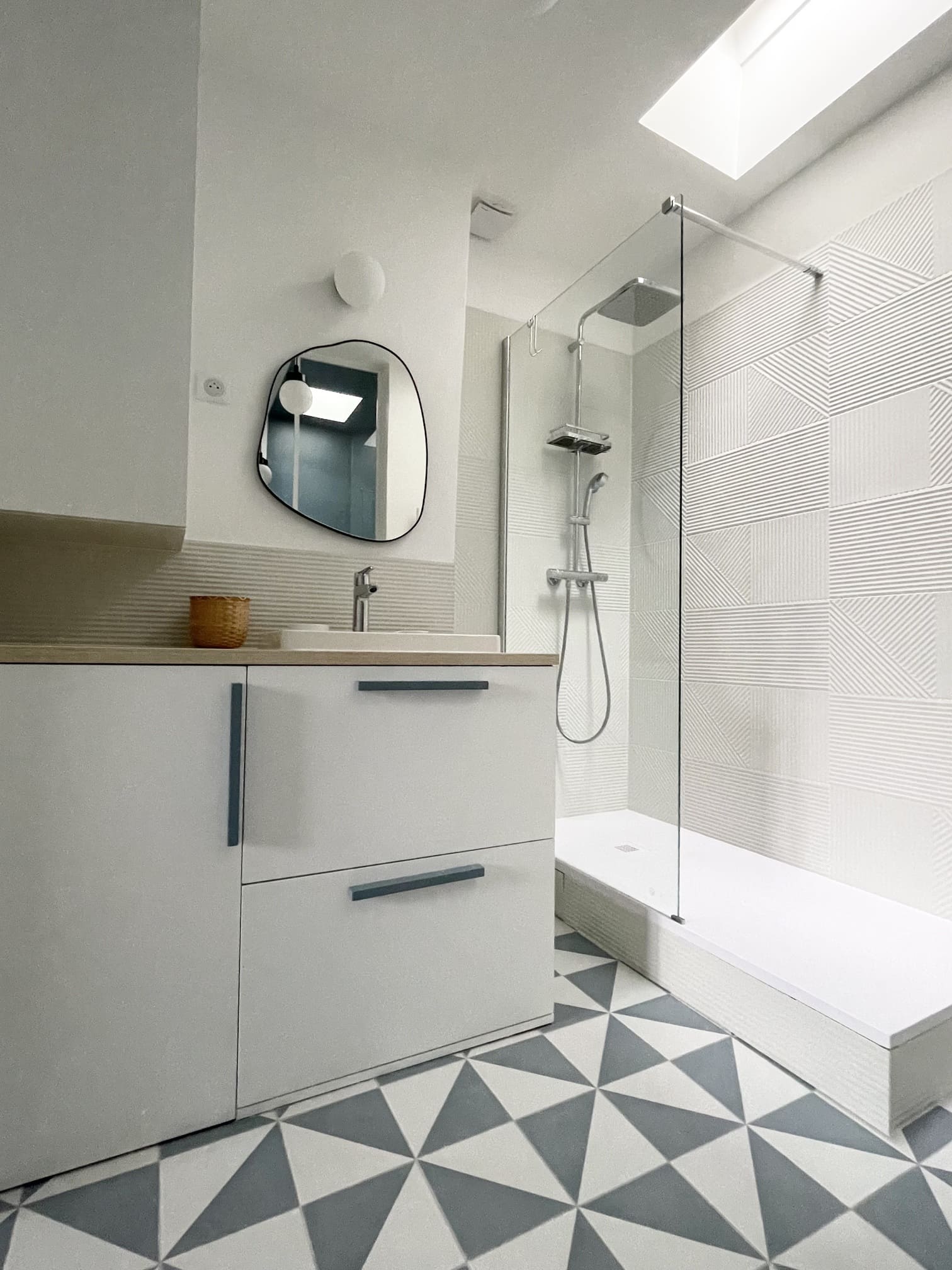 salle de bain rénovation partielle appartement Paris Happy Pog Charlotte Gille salle de bain rénovation partielle appartement Paris Happy Pog Charlotte Gille