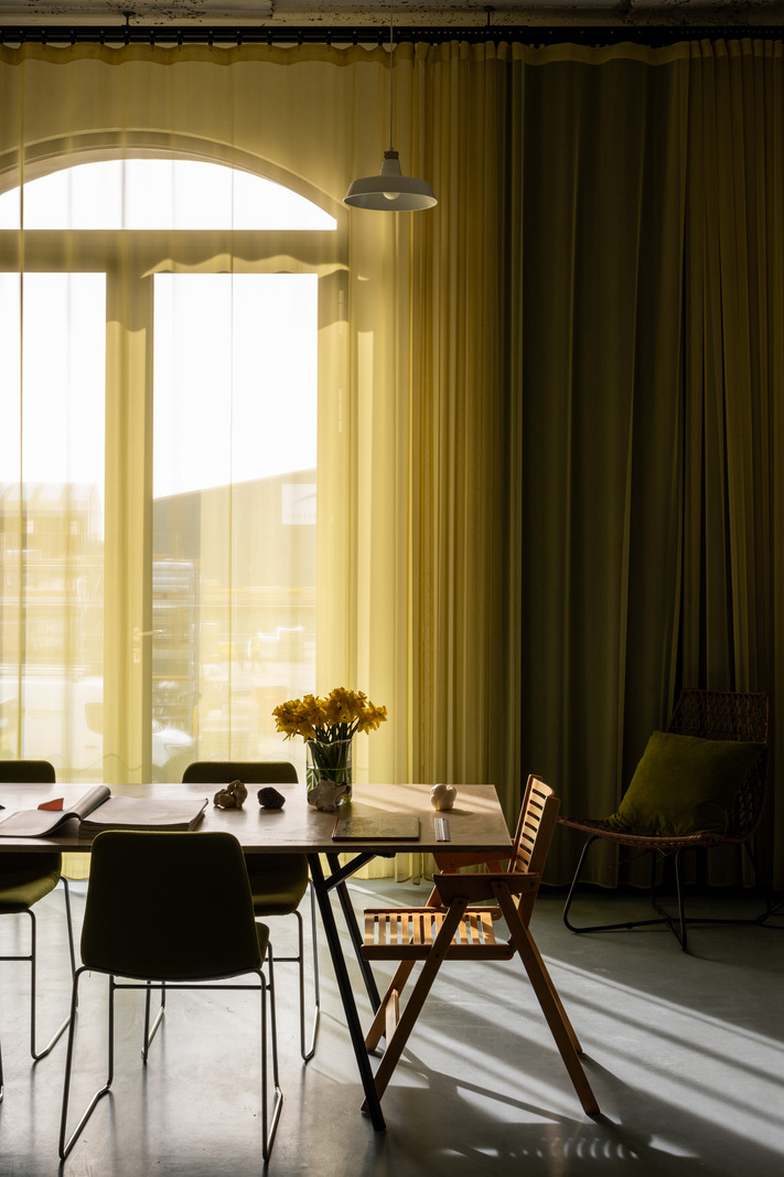 salle à manger avec rideau jaune salle à manger avec rideau jaune