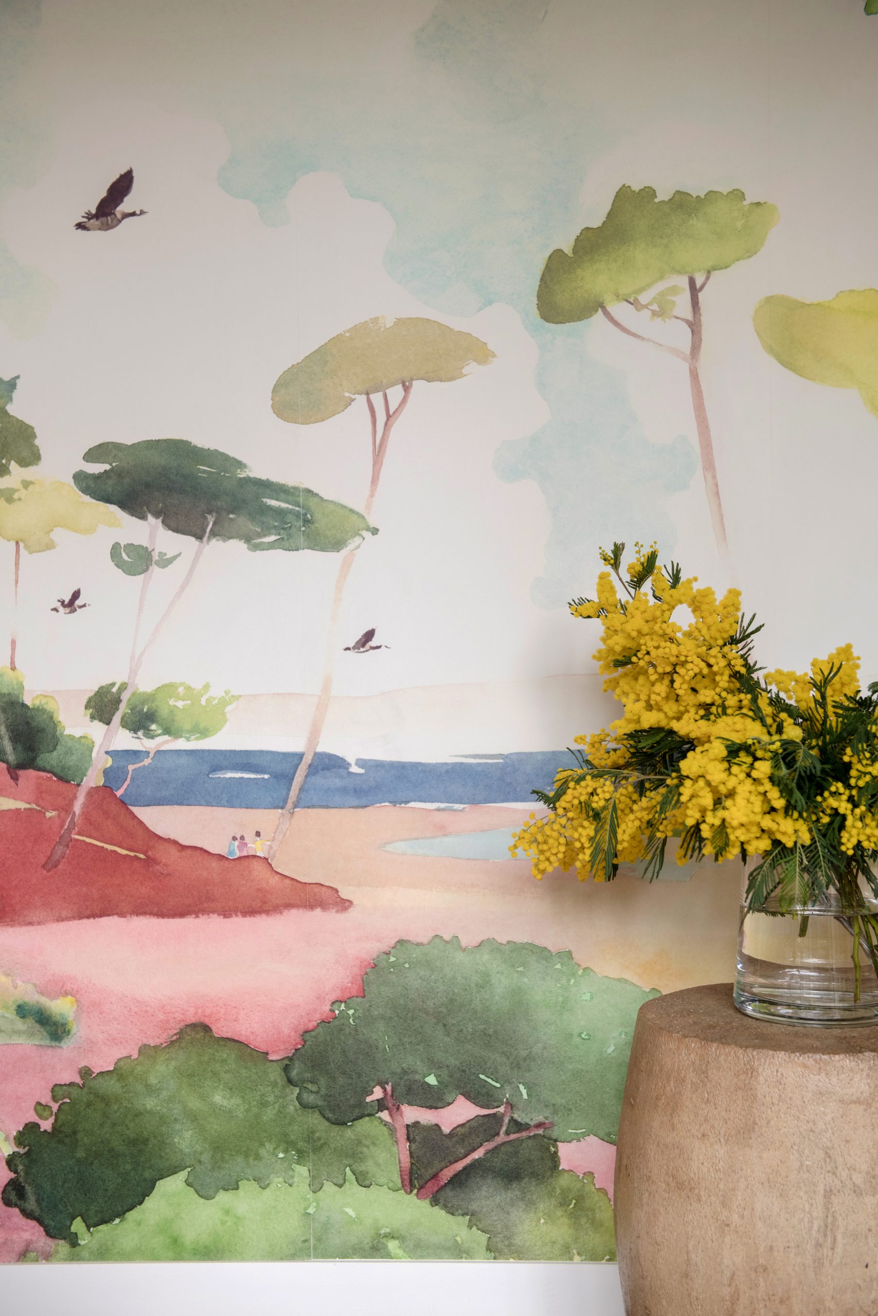 cuisine rose appartement Boulogne Agence La Vie en Couleurs Photo : © Sabine Serrad