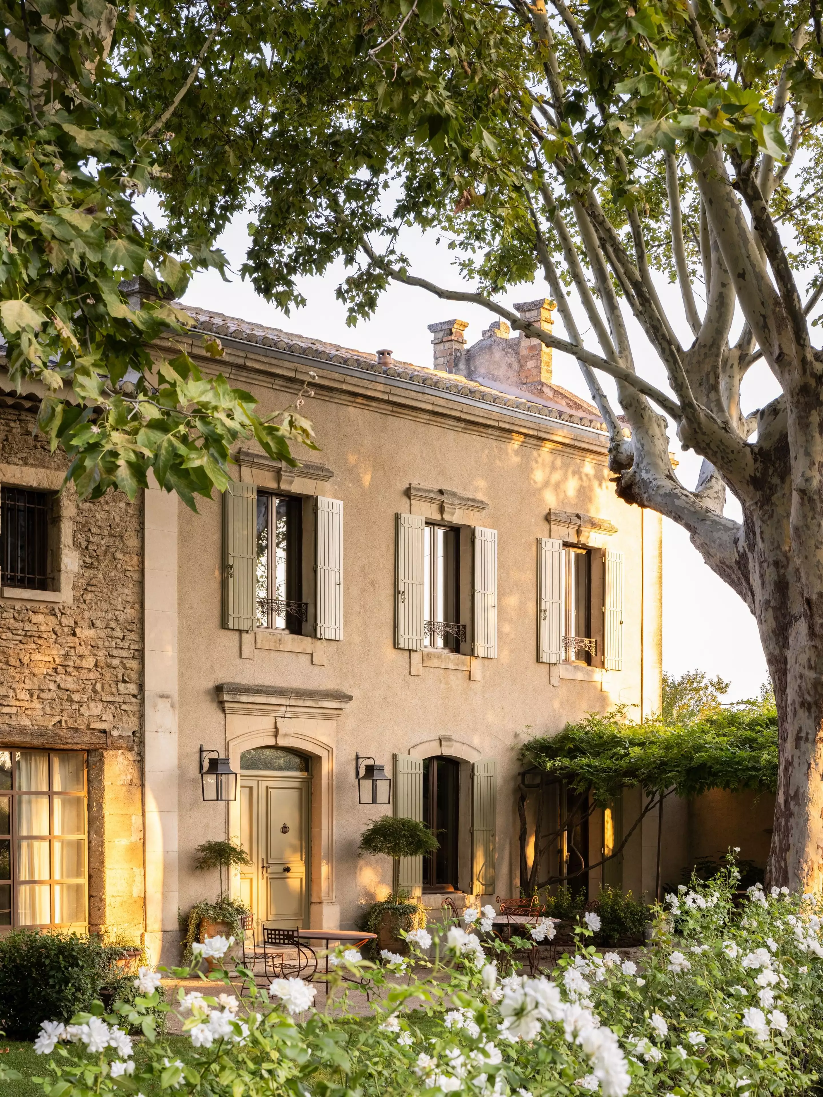 maison provençale en pierre le Mas des Platanes maison provençale en pierre le Mas des Platanes