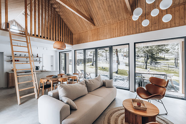 salon avec mezzanine maison en bois