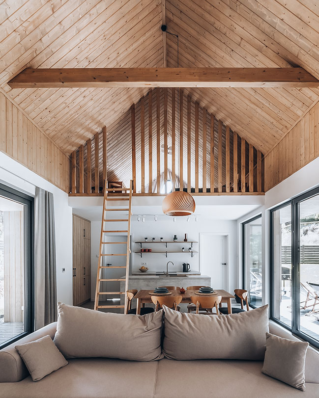 salon double hauteur avec mezzanine maison en bois