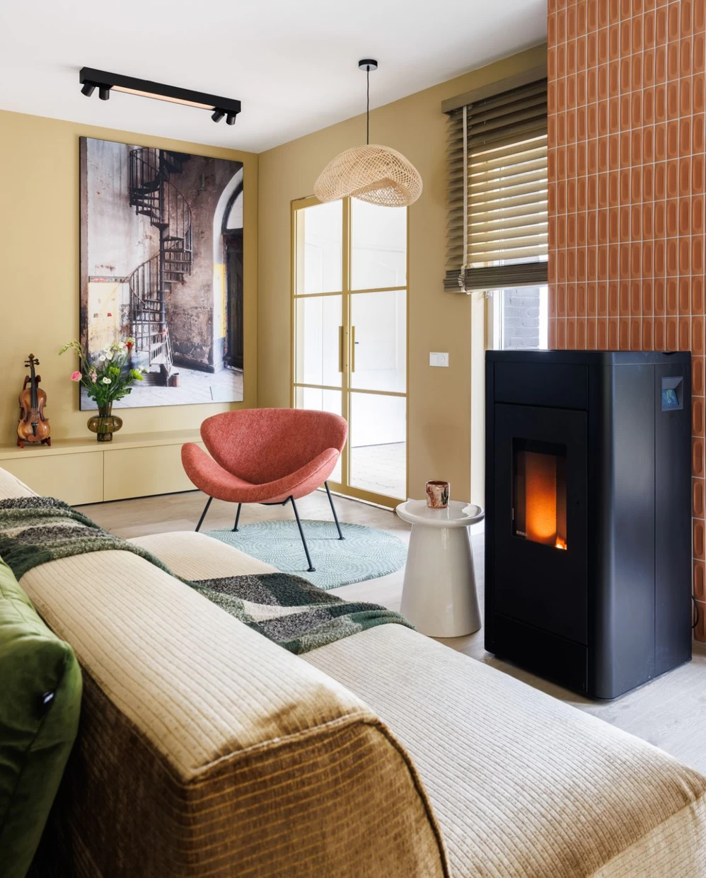 salon avec poêle décoration contemporaine