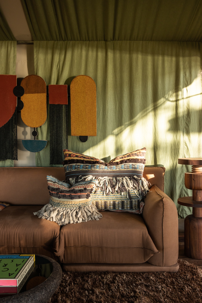 salon décoration ethnique chic Singita Mara River Tented Camp salon décoration ethnique chic Singita Mara River Tented Camp