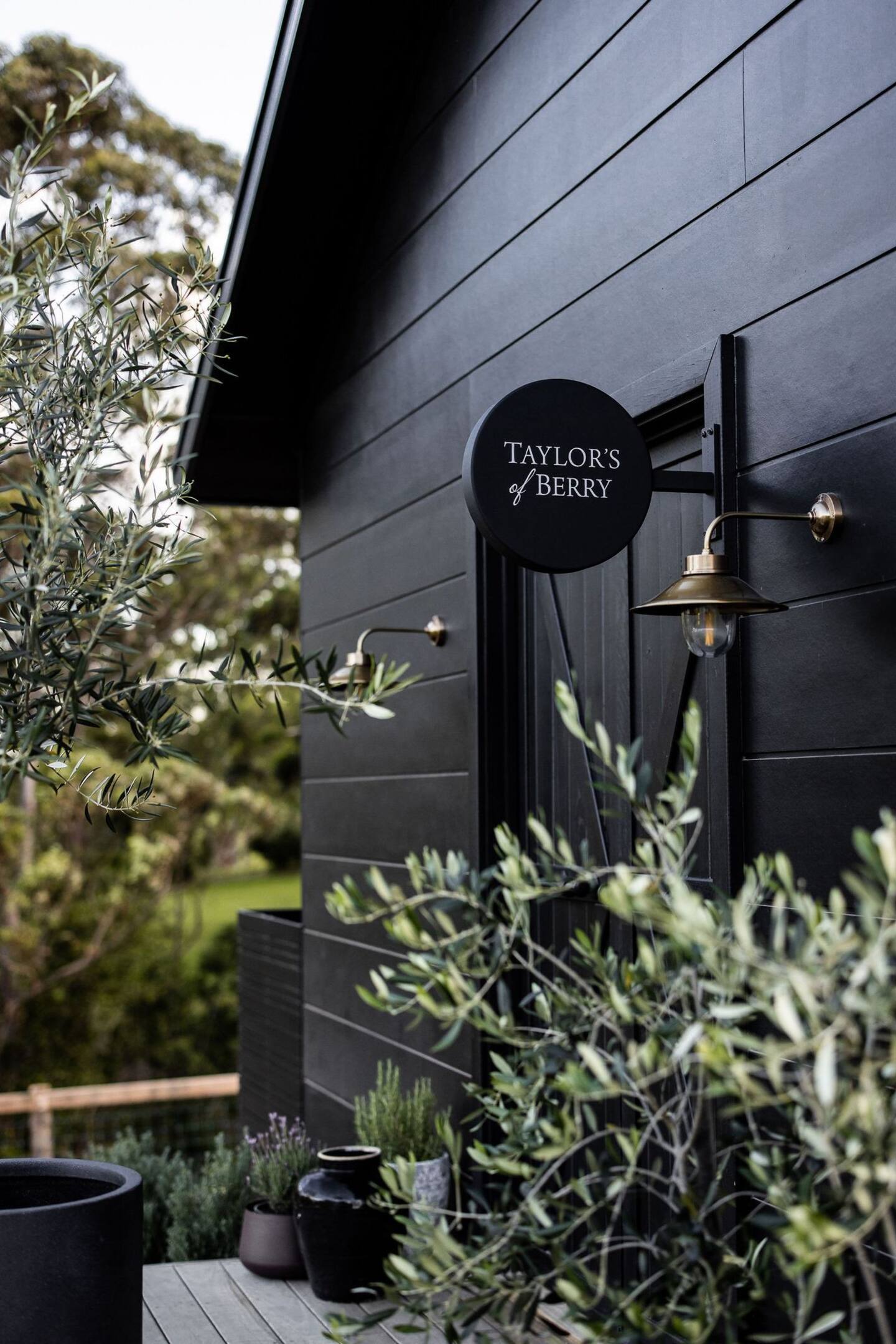 maison noire façon grange maison noire façon grange