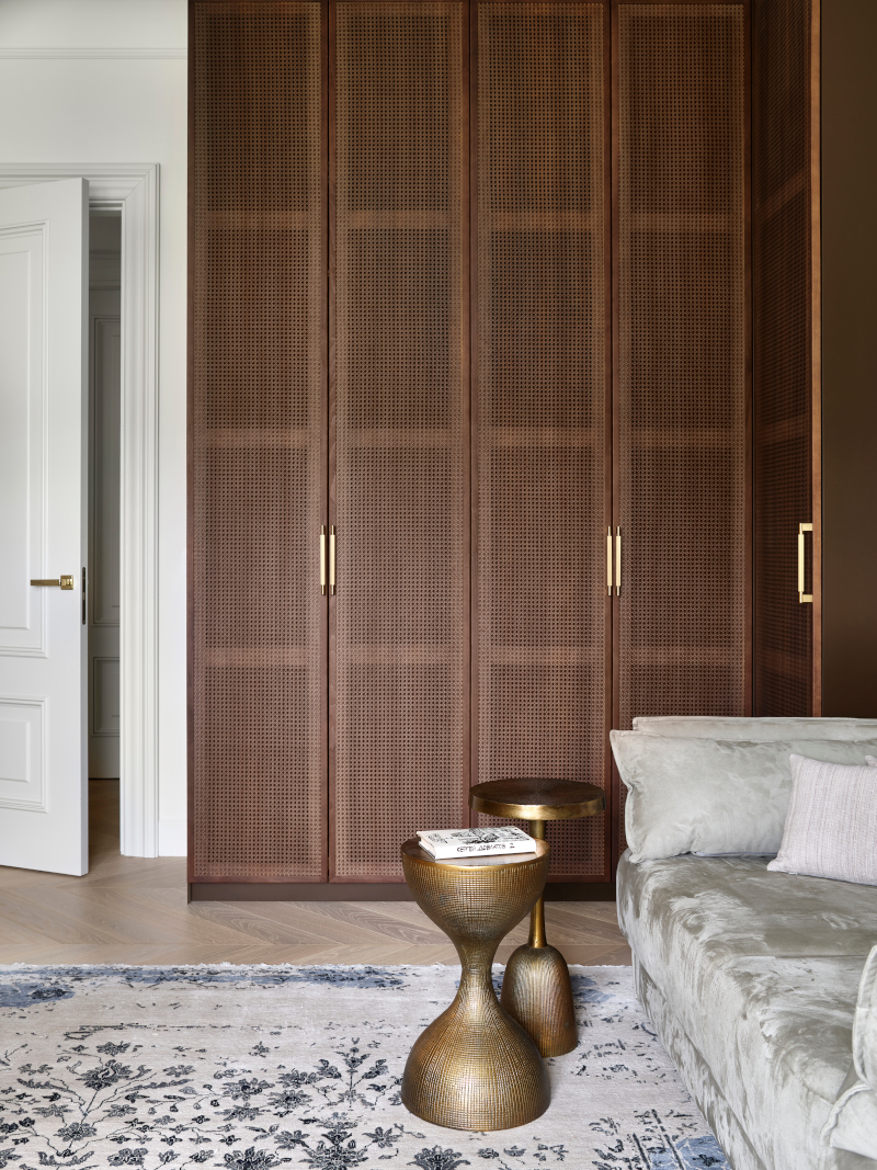 salon avec armoire dressing noyer
