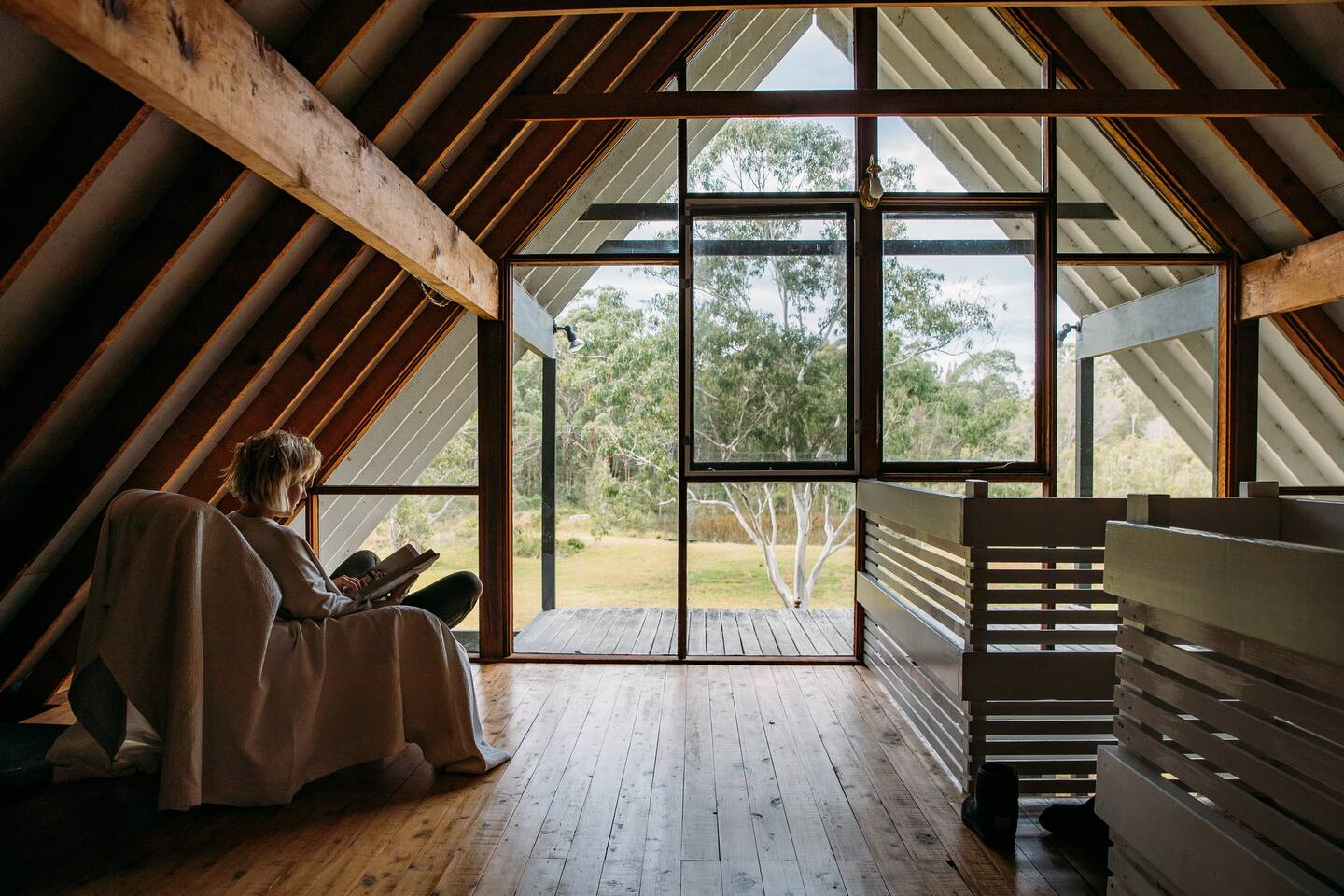 salon avec pignon vitré maison en bois salon avec pignon vitré maison en bois