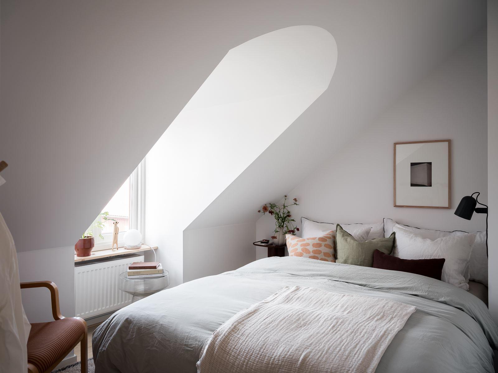 chambre mansardée appartement deux-pièces 27m2 décoration design