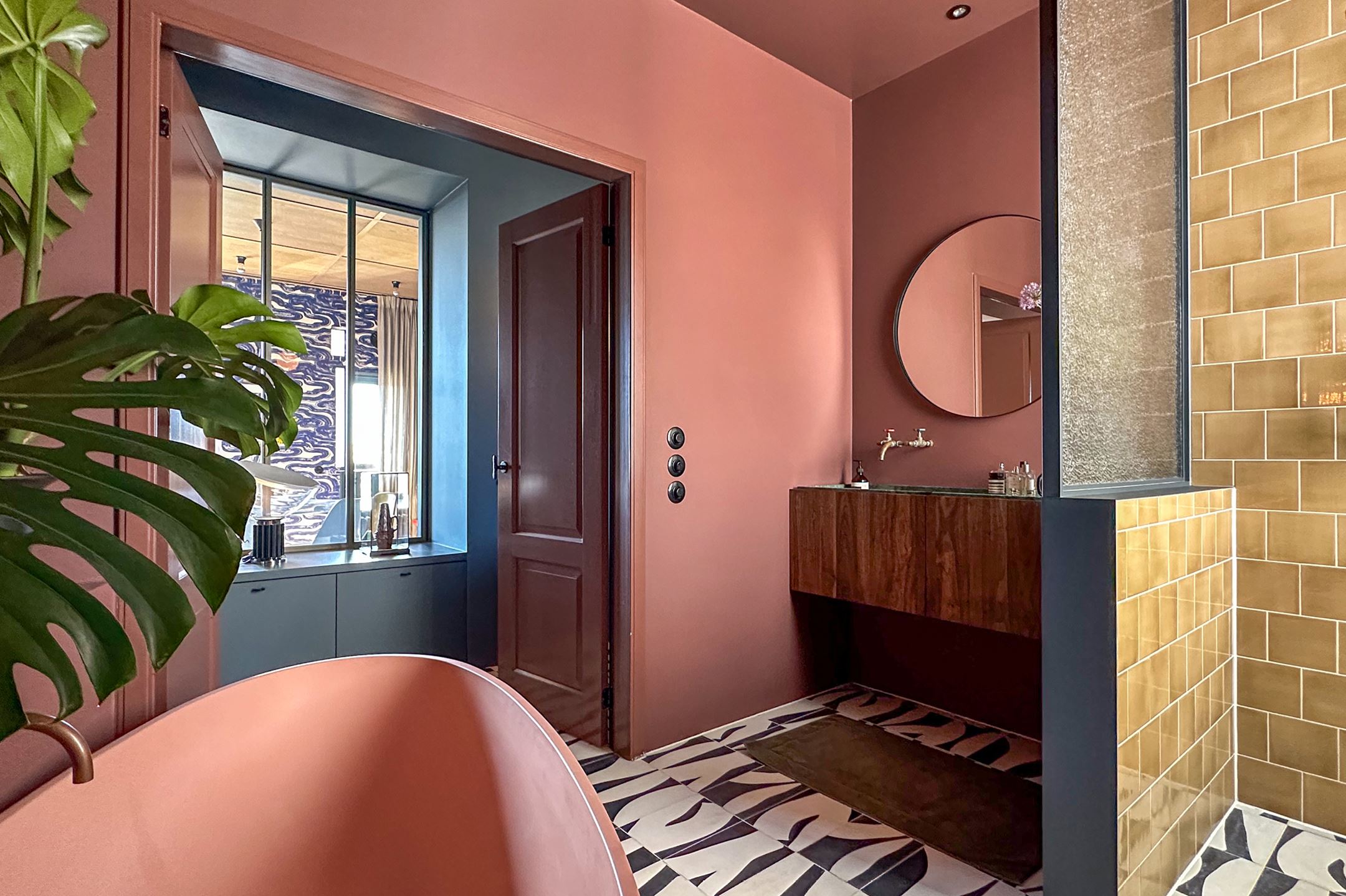 salle de bain vintage rose