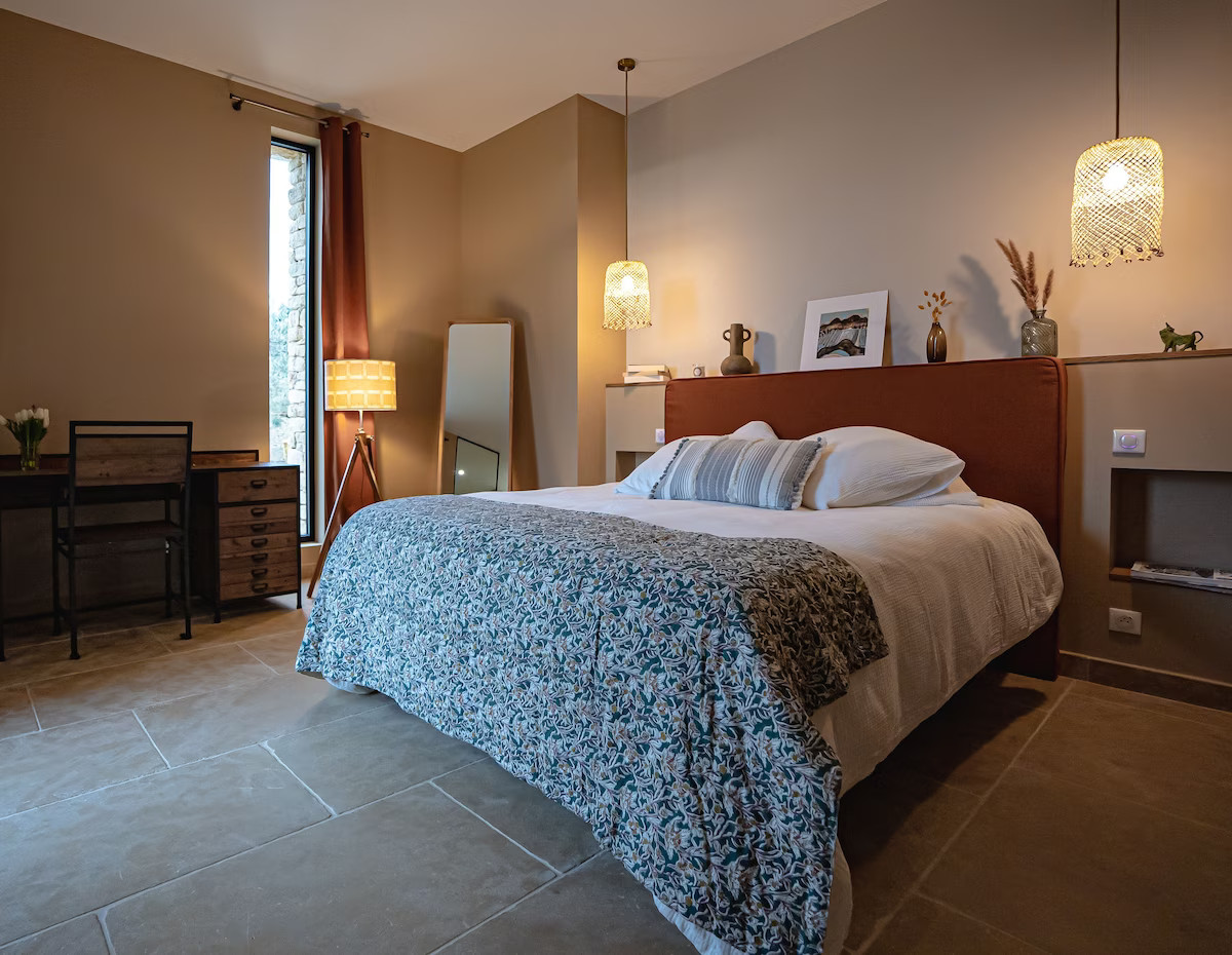 chambre maison en pierres sèches contemporaine avec piscine Gordes villa AVA chambre maison en pierres sèches contemporaine avec piscine Gordes villa AVA