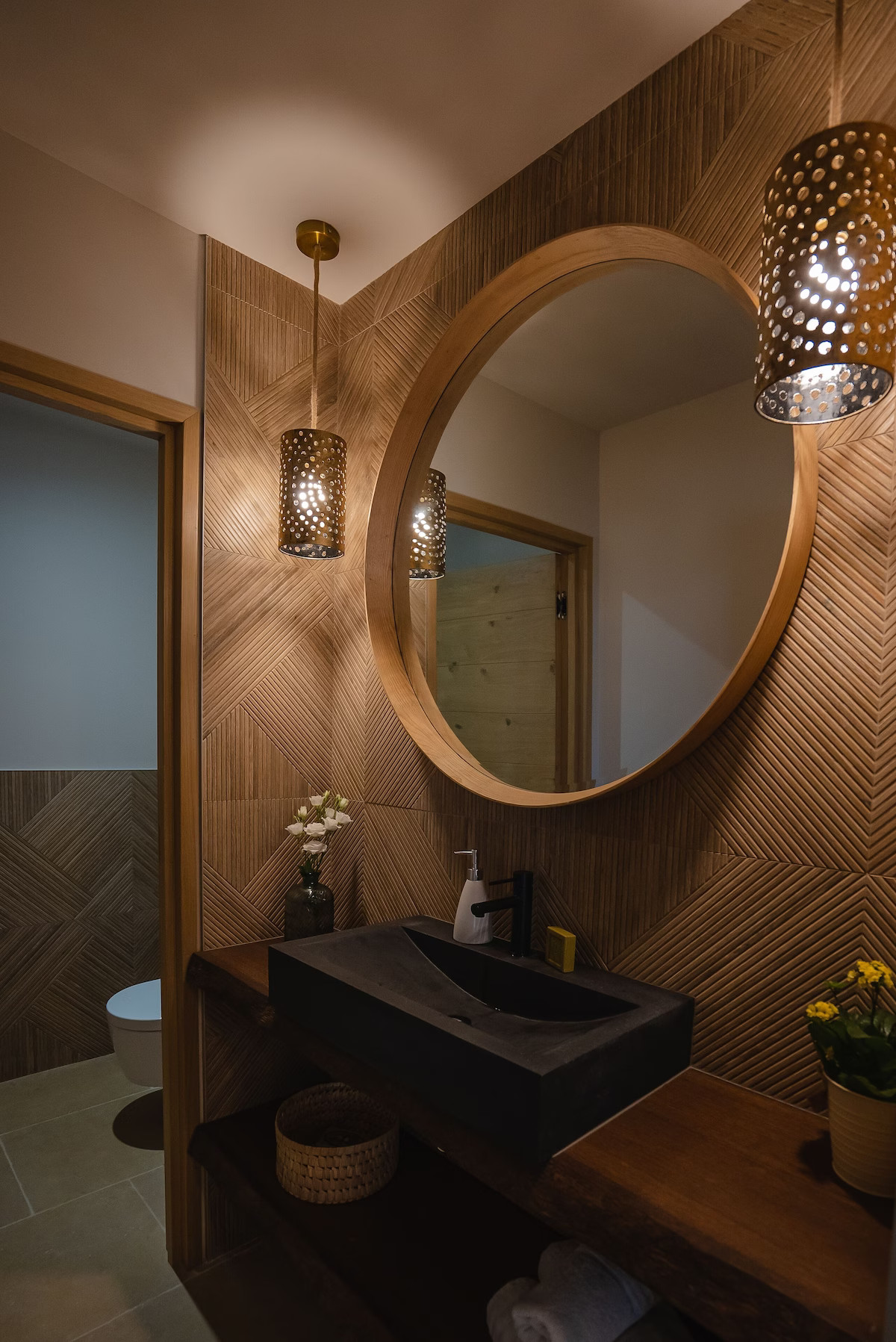 salle de bain design bois maison en pierres sèches contemporaine avec piscine Gordes villa AVA salle de bain design bois maison en pierres sèches contemporaine avec piscine Gordes villa AVA