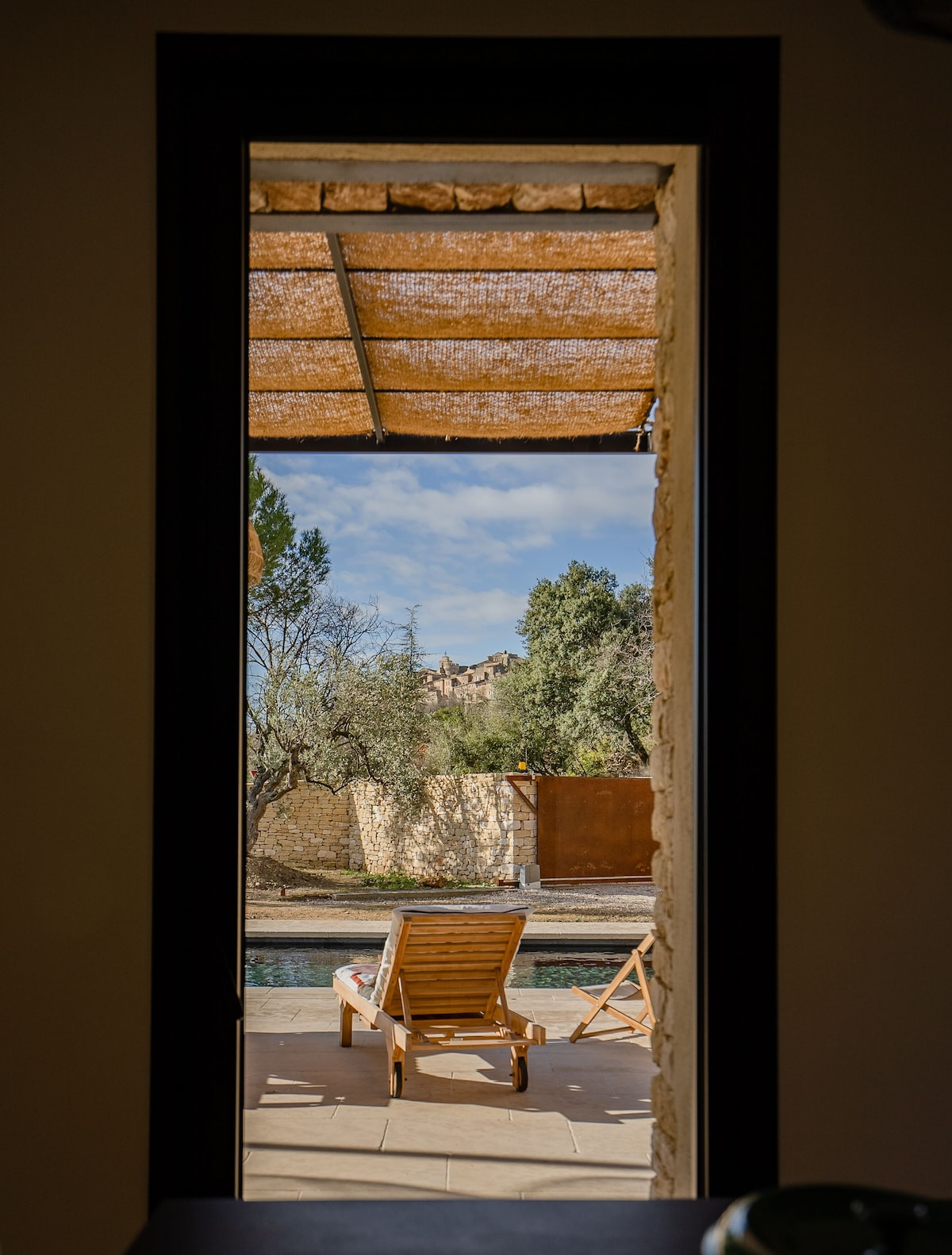 maison en pierres sèches contemporaine avec piscine Gordes villa AVA maison en pierres sèches contemporaine avec piscine Gordes villa AVA