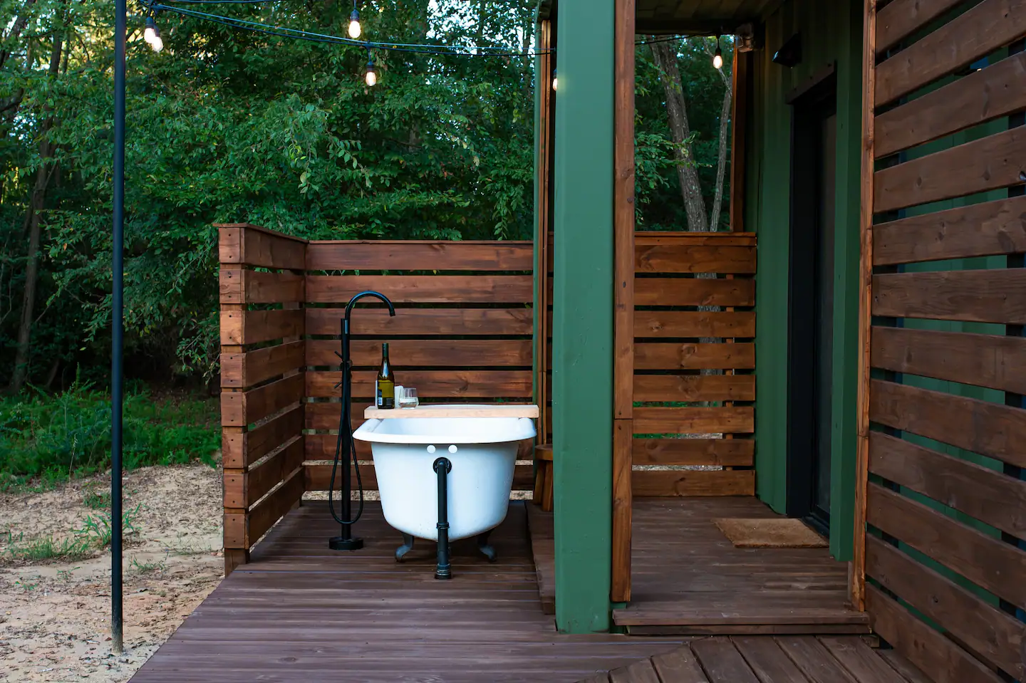 baignoire sur terrasse petite maison container baignoire sur terrasse petite maison container