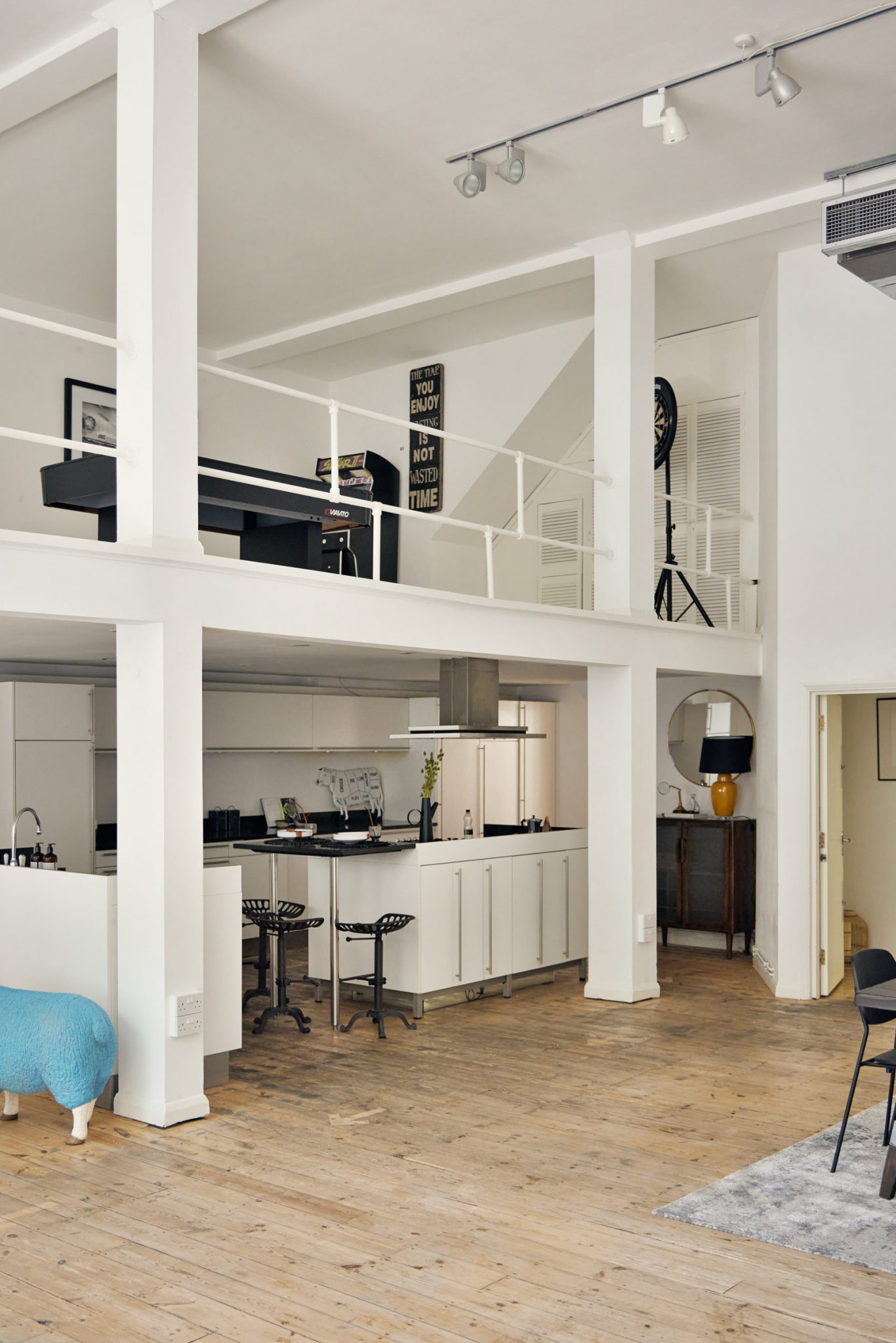 cuisine sous mezzanine loft en duplex