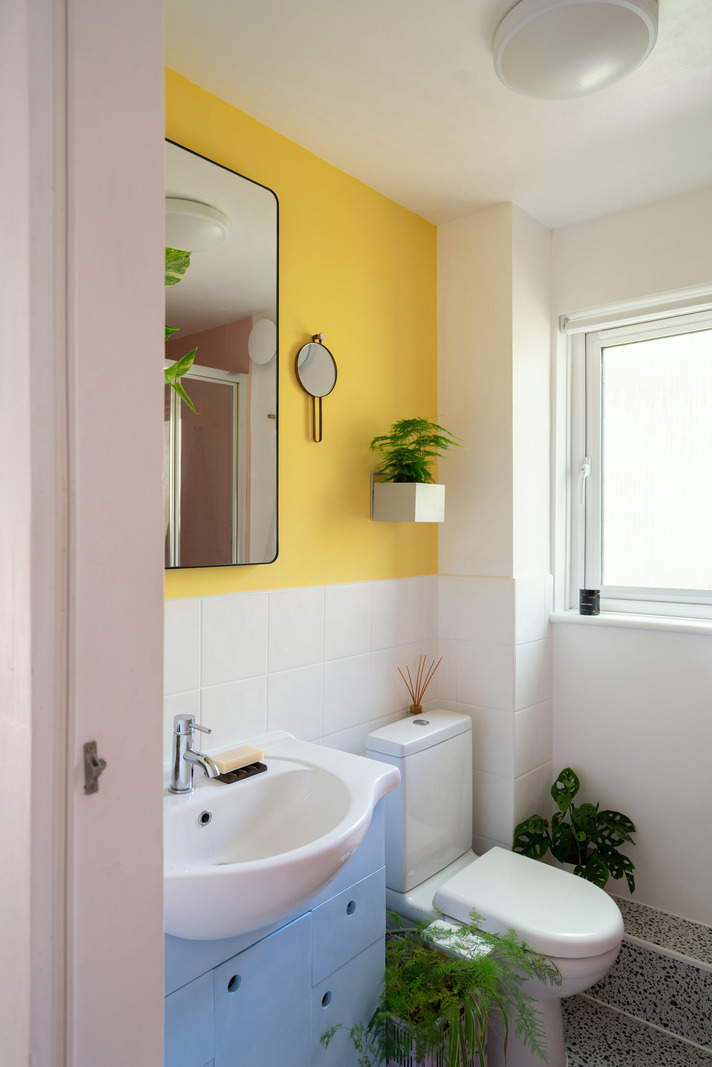 salle de bain deux-pièces 35m2 décoration colorée salle de bain deux-pièces 35m2 décoration colorée