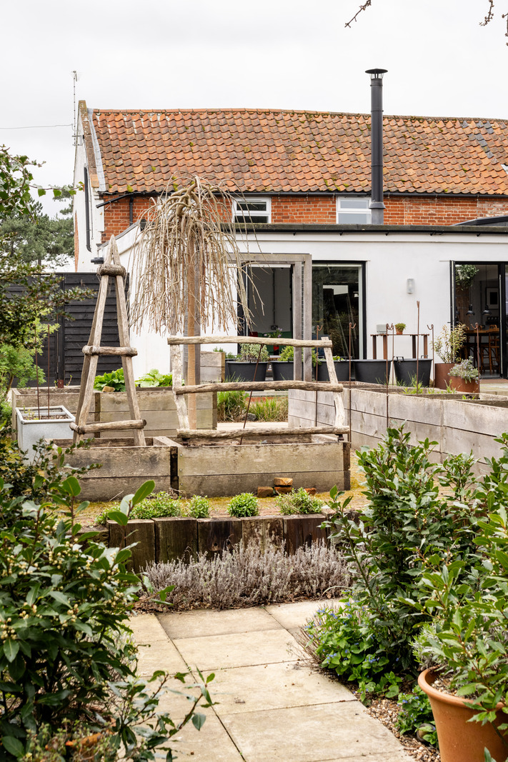 maison ancienne aux espaces ouverts