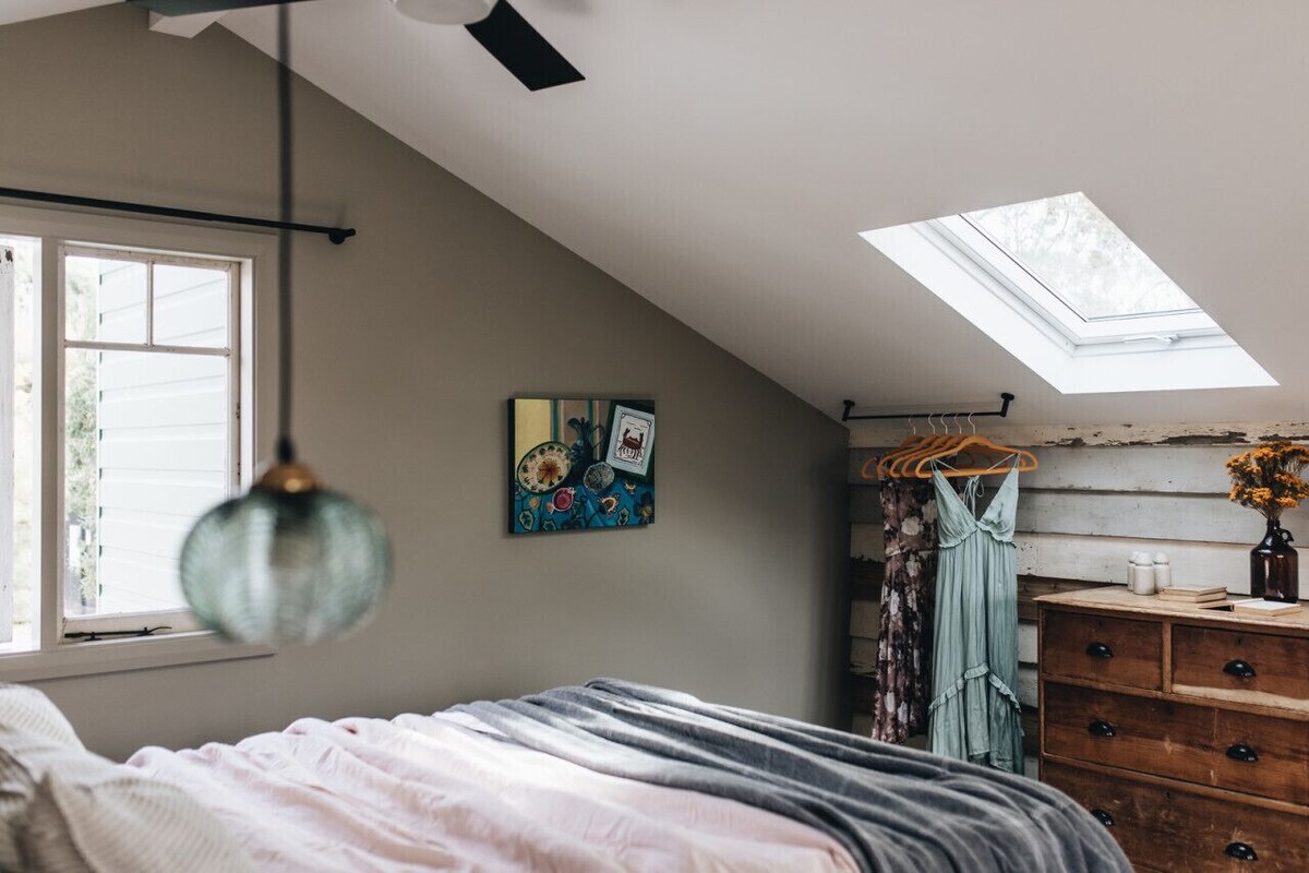 chambre mansardée décoration rustique chic
