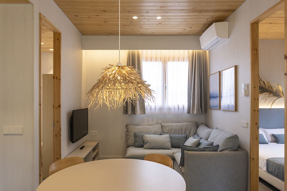 salon petite maison 34m2 décoration méditerranéenne
