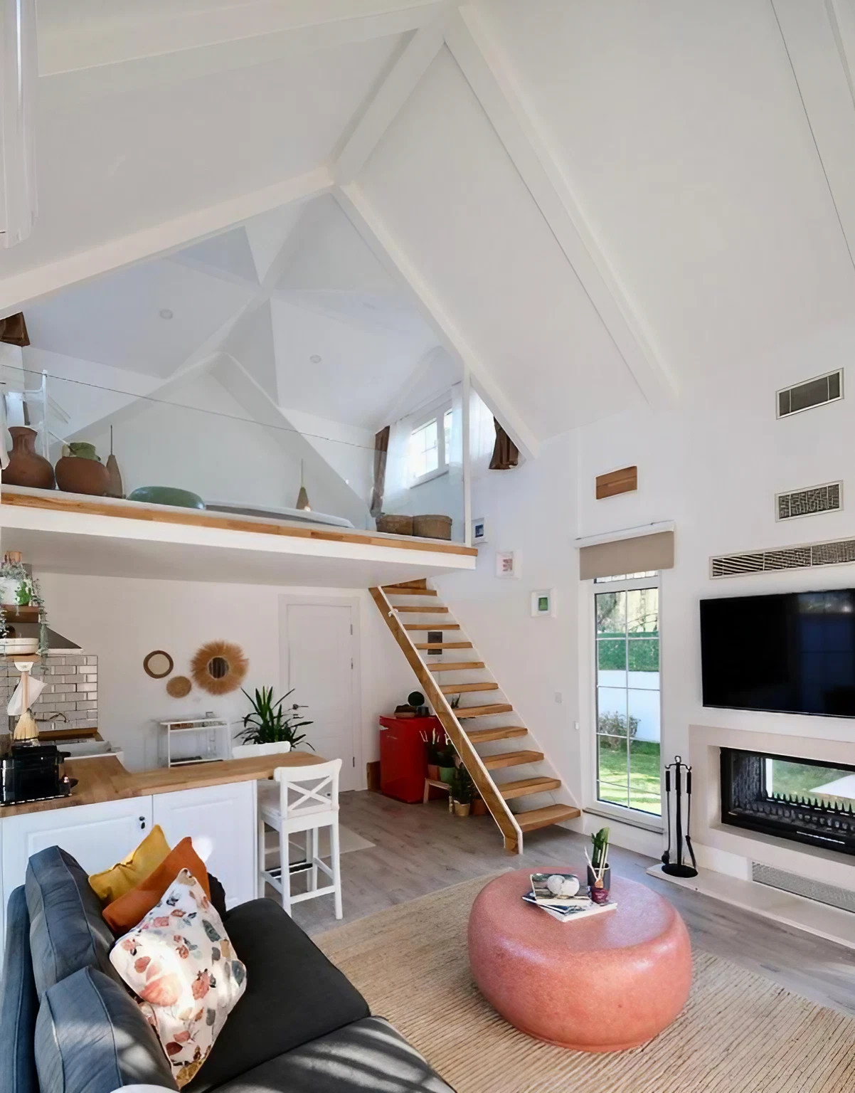 salon avec mezzanine mini maison 42m2 avec piscine Nubu House Turquie