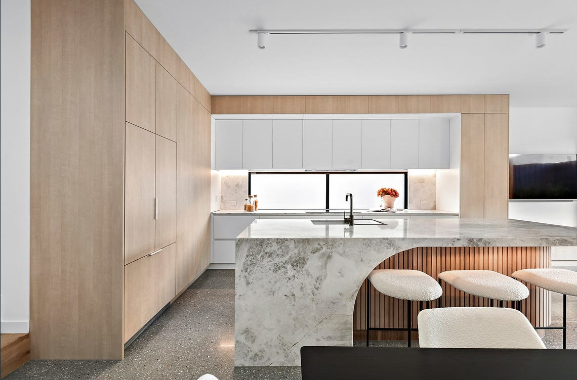 cuisine ouverte design bois et marbre