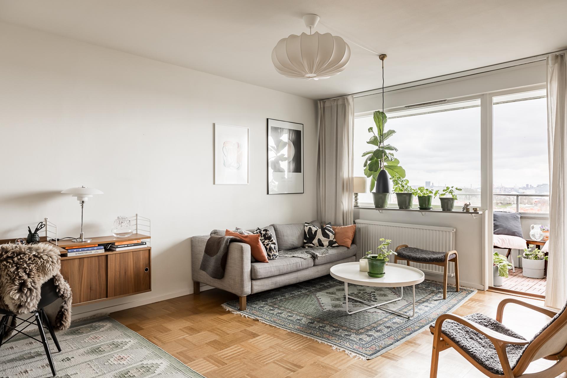 salon avec balcon