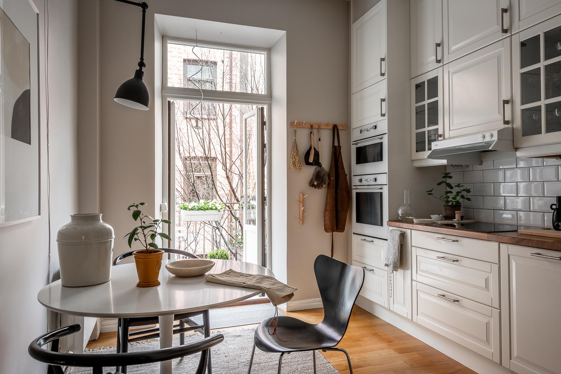 cuisine avec coin repas table ronde cuisine avec coin repas table ronde
