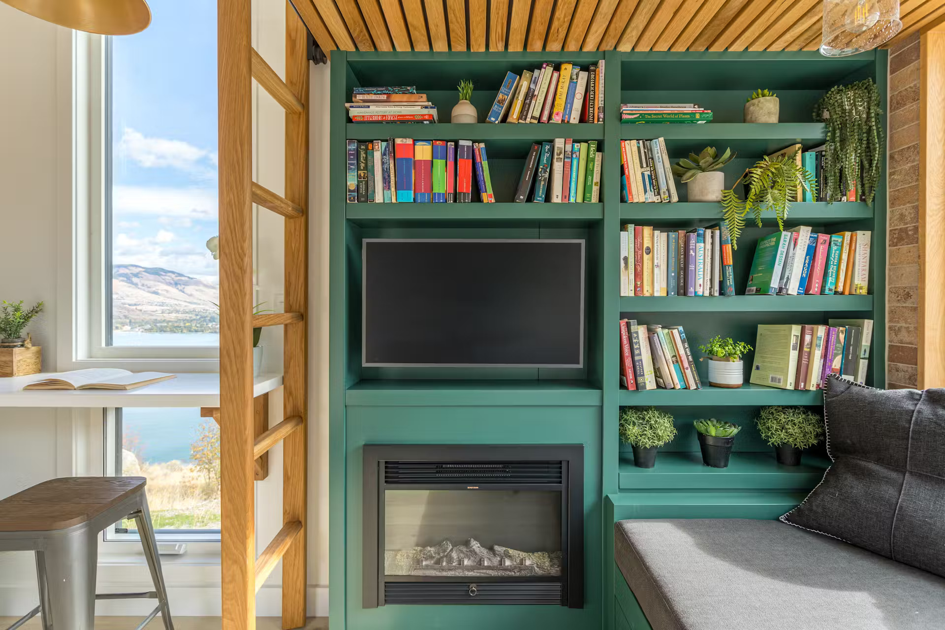 bibliothèque sous mezzanine mini maison