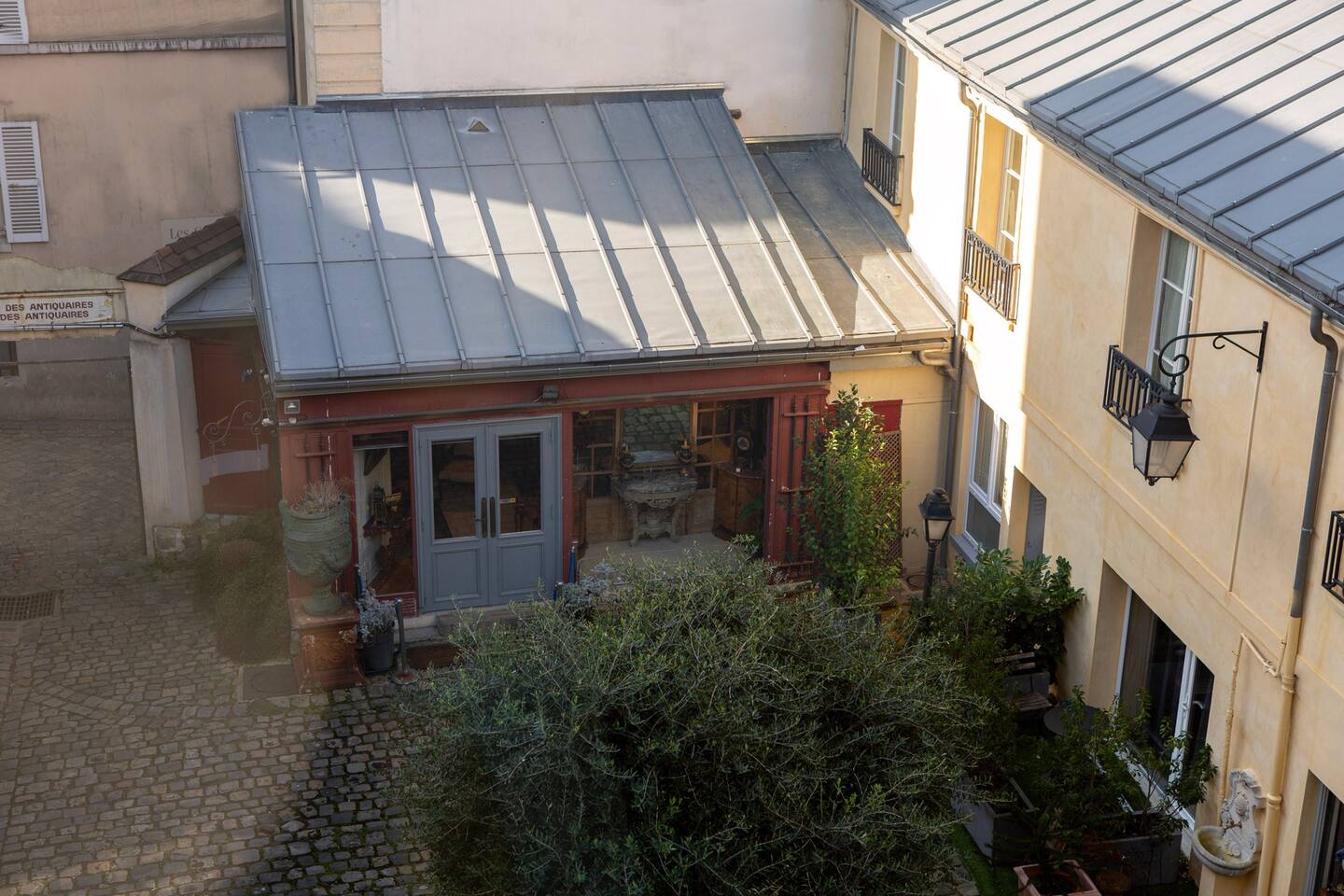 cour immeuble studio 27m2 Versailles