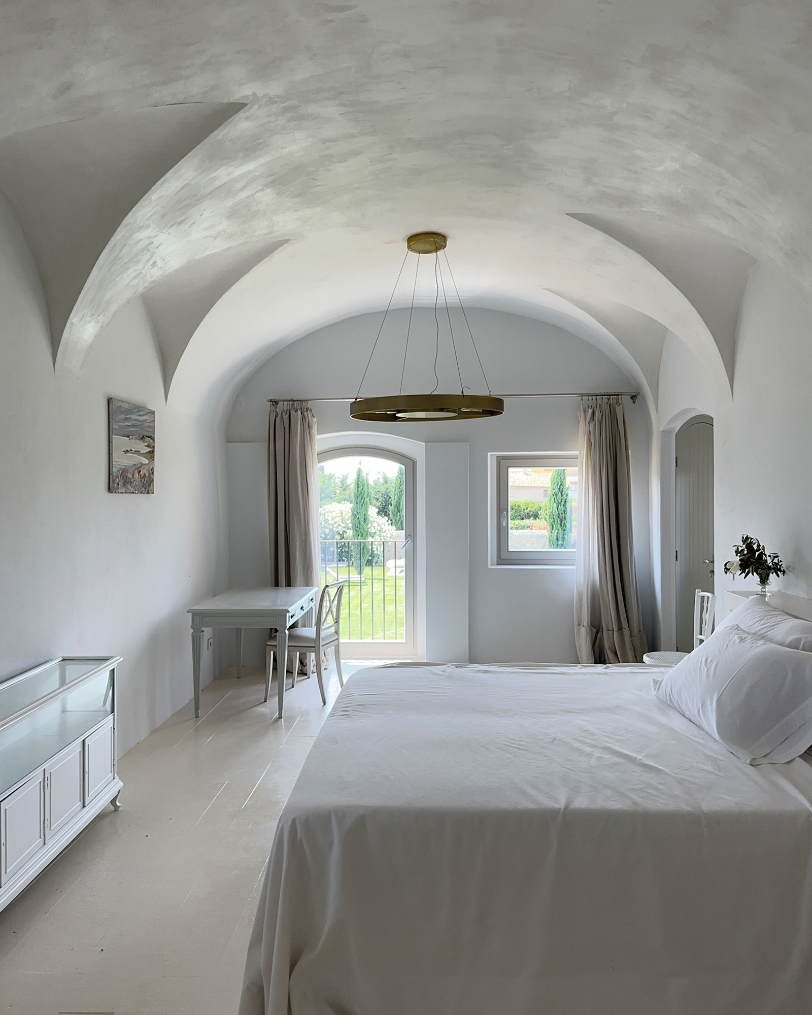 chambre minimaliste blanche plafond voûté chambre minimaliste blanche plafond voûté