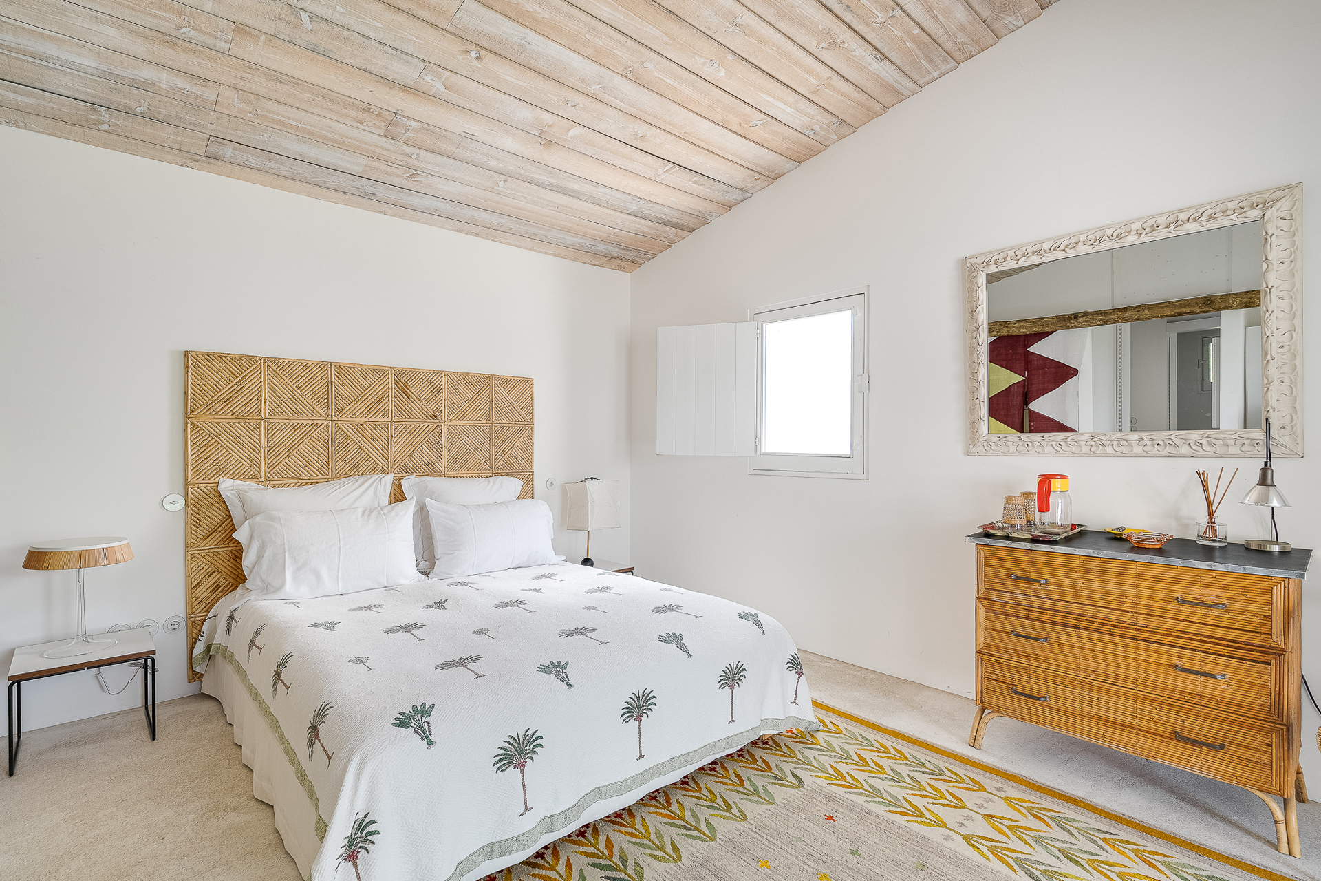 chambre mansardée plafond bois